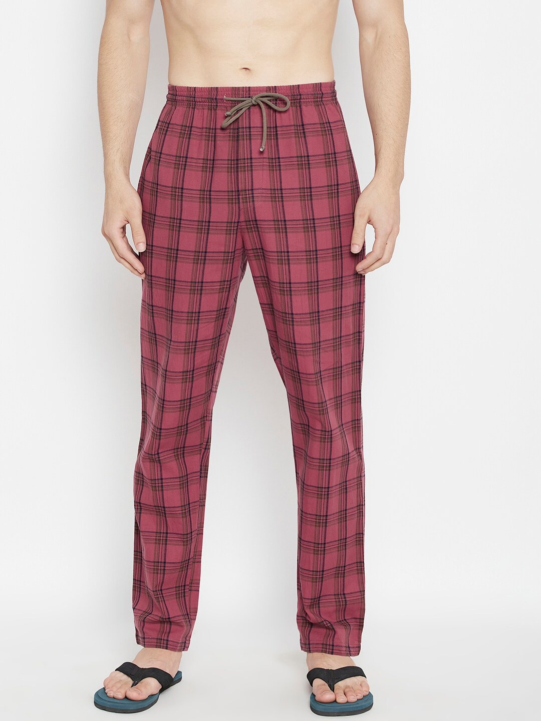 

Crimsoune Club Men Pink & Black Checked Cotton Smart Fit Lounge Pants