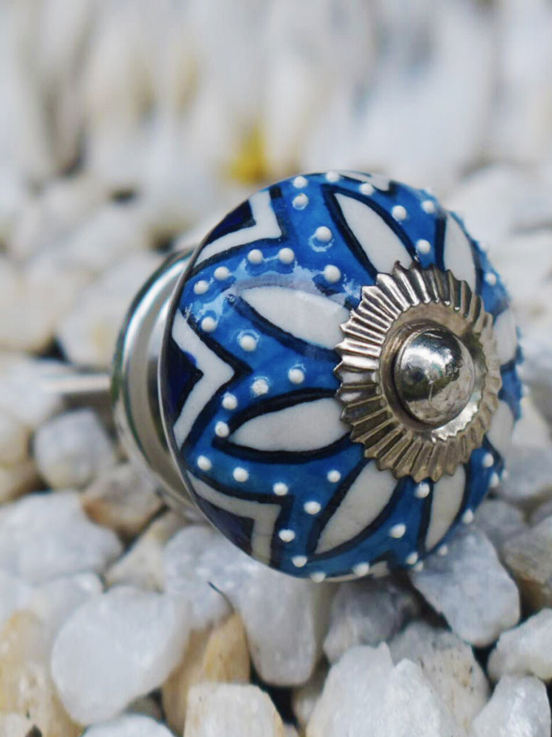 

The Decor Mart Set Of 6 White & Blue Ceramic Decorative Knobs