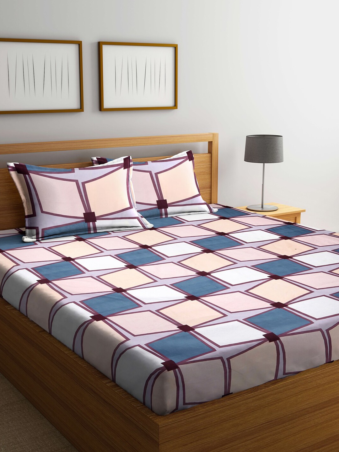 

KLOTTHE Blue & Peach-Coloured Geometric 210 TC King Bedsheet with 2 Pillow Covers