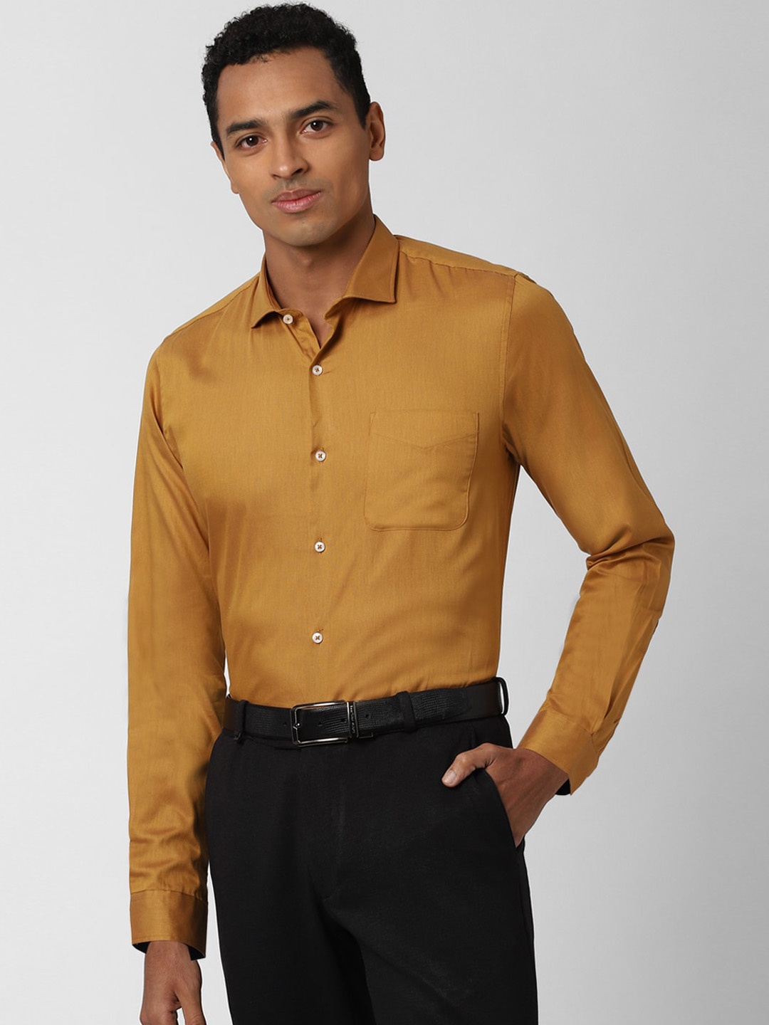 

Peter England Men Yellow Slim Fit Formal Shirt