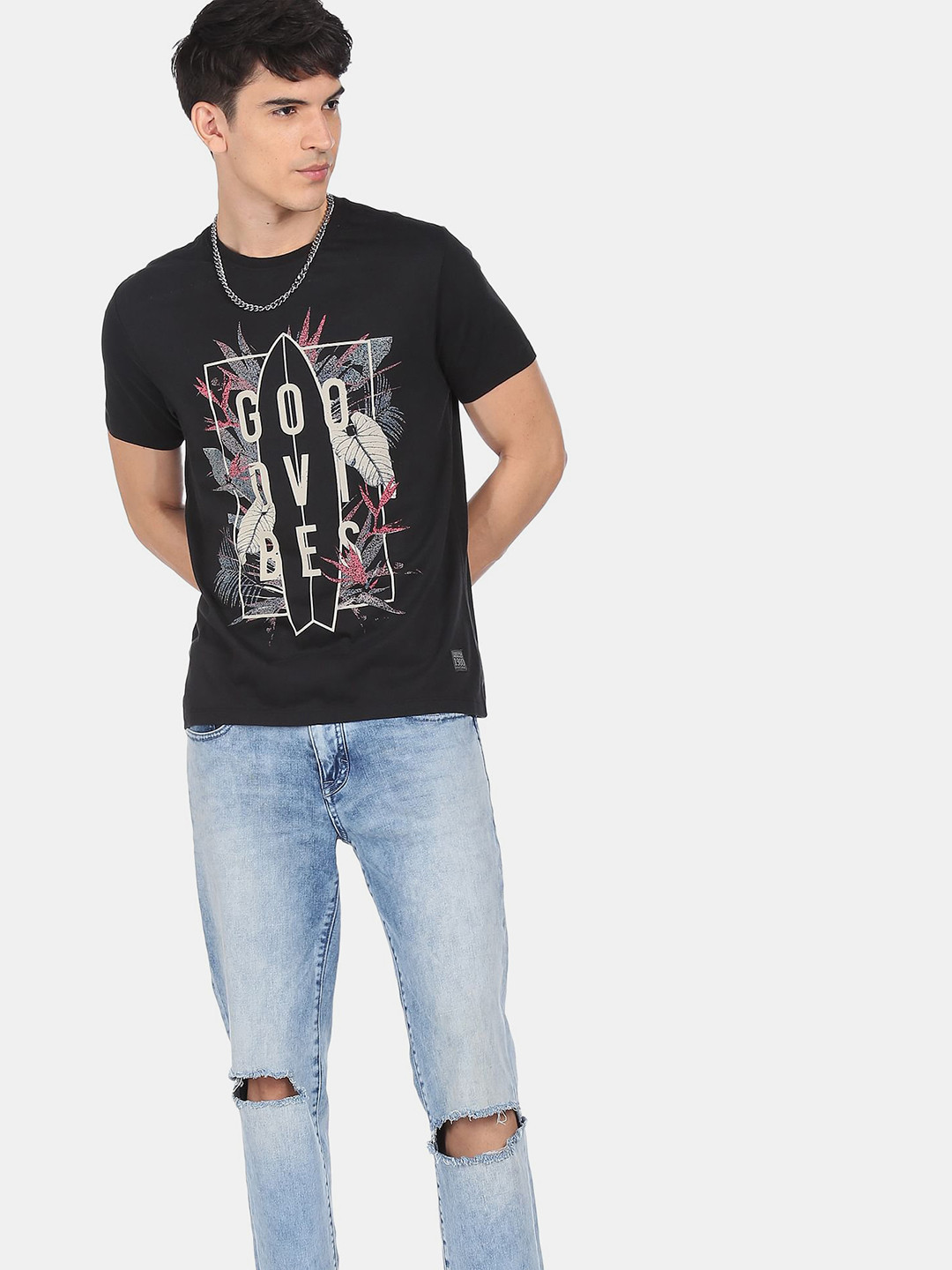 

Flying Machine Men Black and White Typography Printed T-shirt