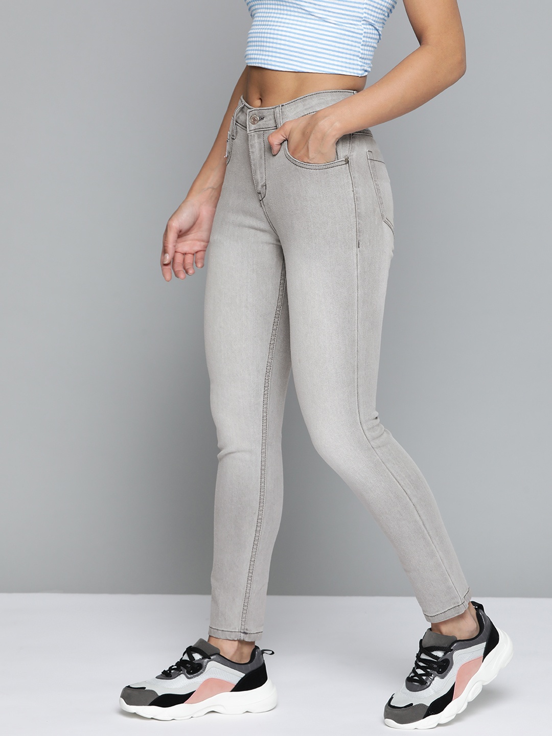 

Harvard Women Grey Skinny Fit Light Fade Stretchable Jeans