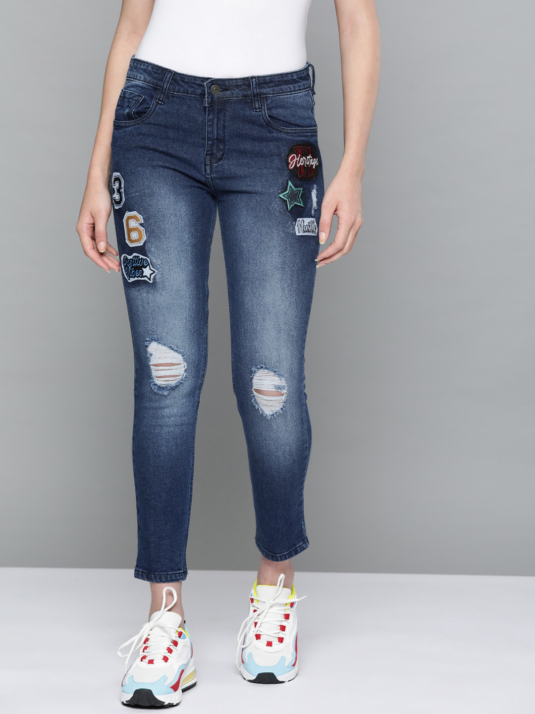

Harvard Women Blue Skinny Fit Mildly Distressed Applique Detail Stretchable Jeans