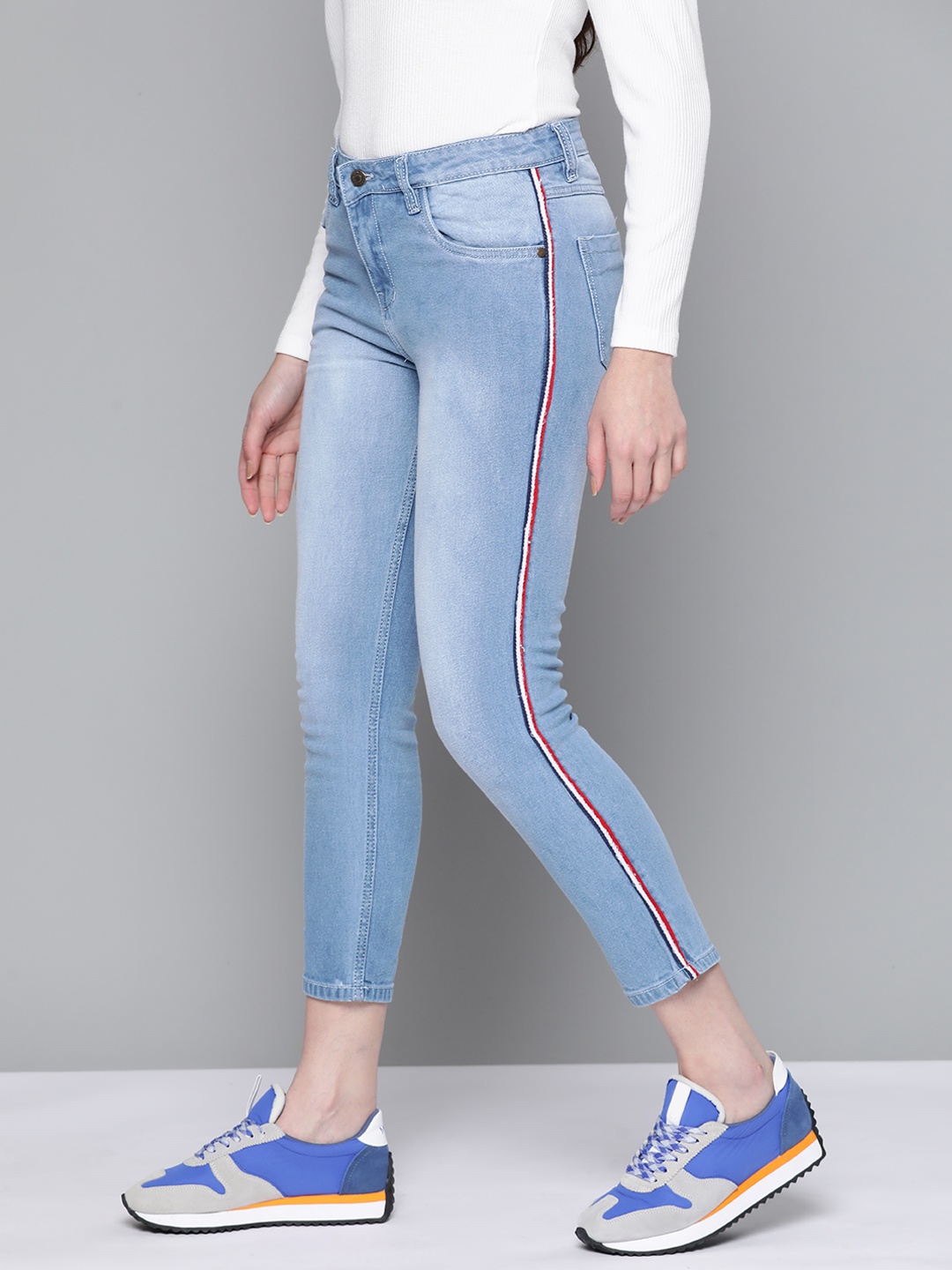 

Harvard Women Blue Skinny Fit Light Fade Stretchable Cropped Jeans with Side Stripes
