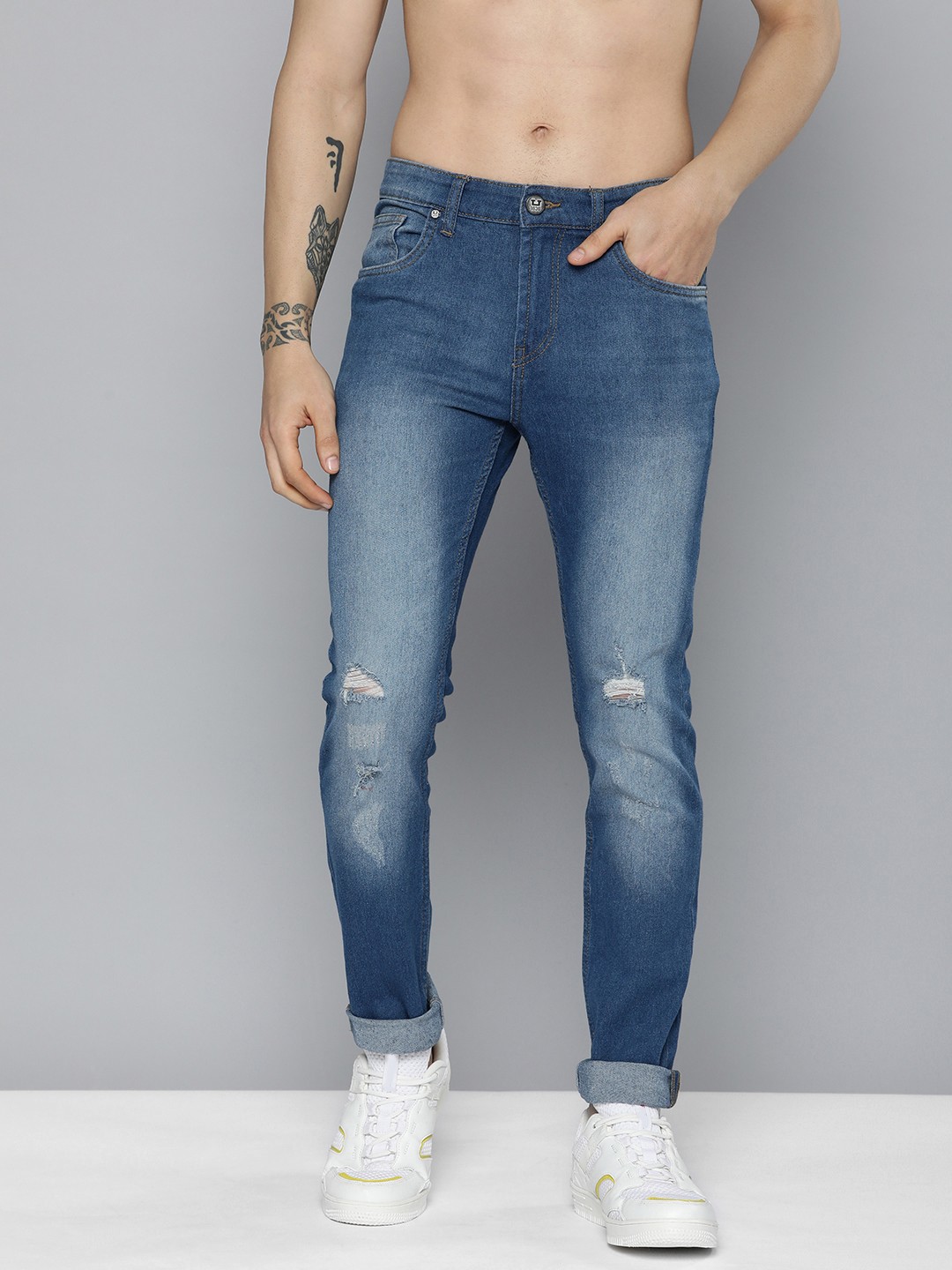 

Harvard Men Blue Slim Fit Mildly Distressed Heavy Fade Jeans