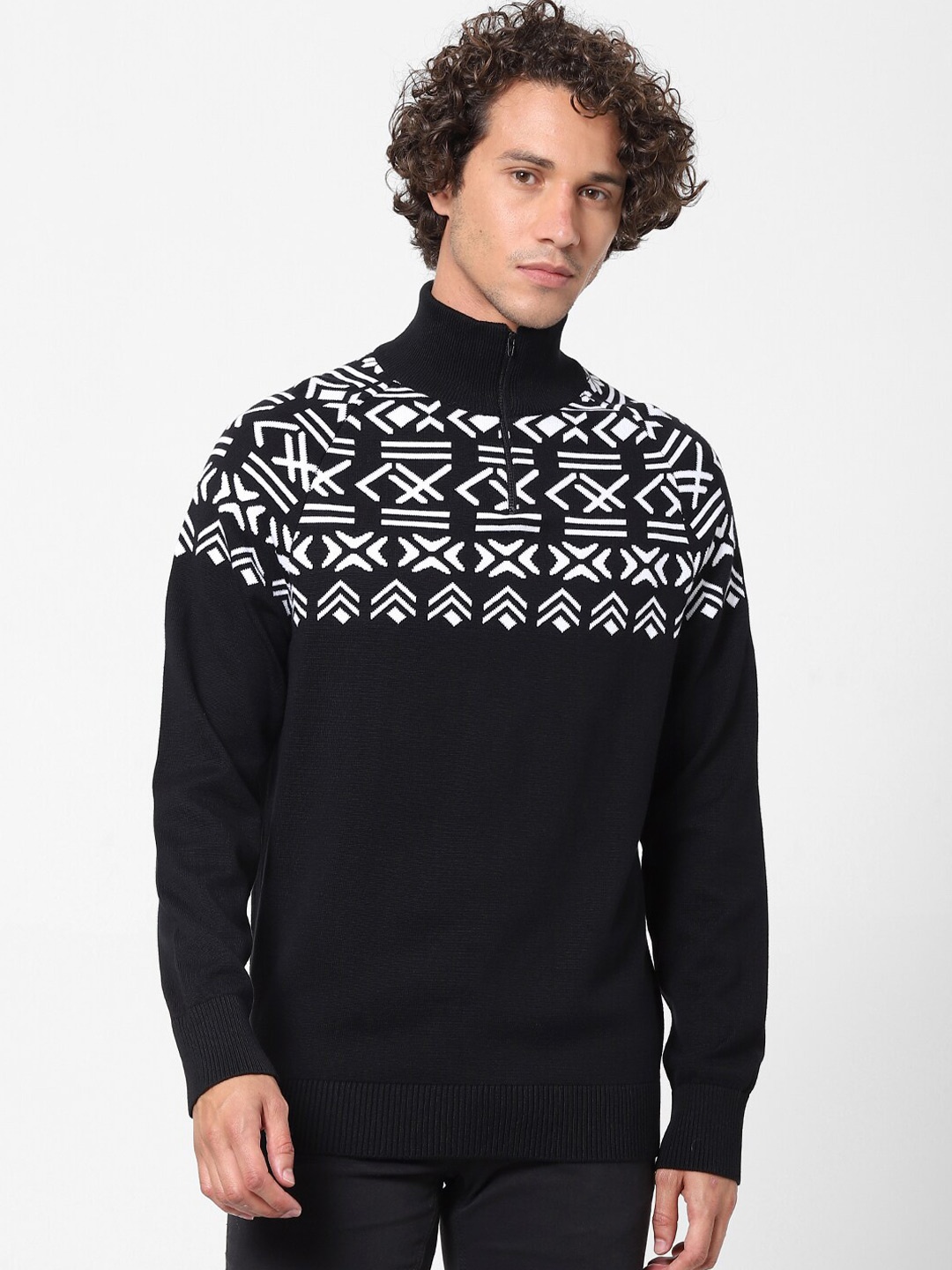 

Celio Men Black Colourblocked