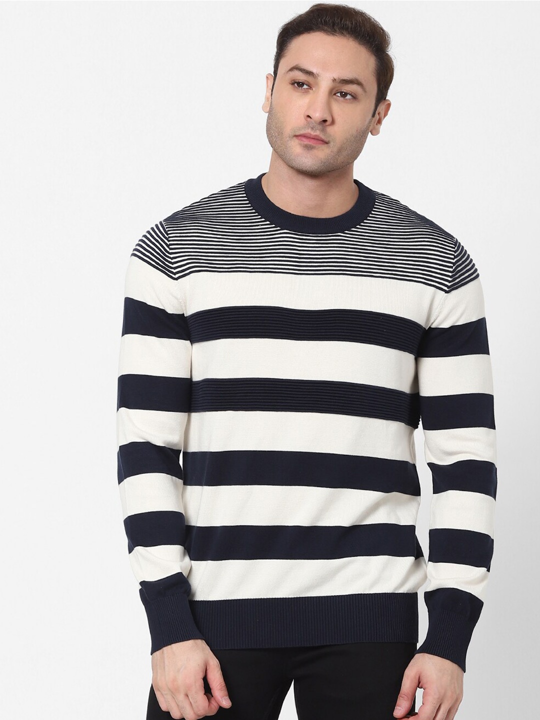 

Celio Men Navy Blue Colourblocked