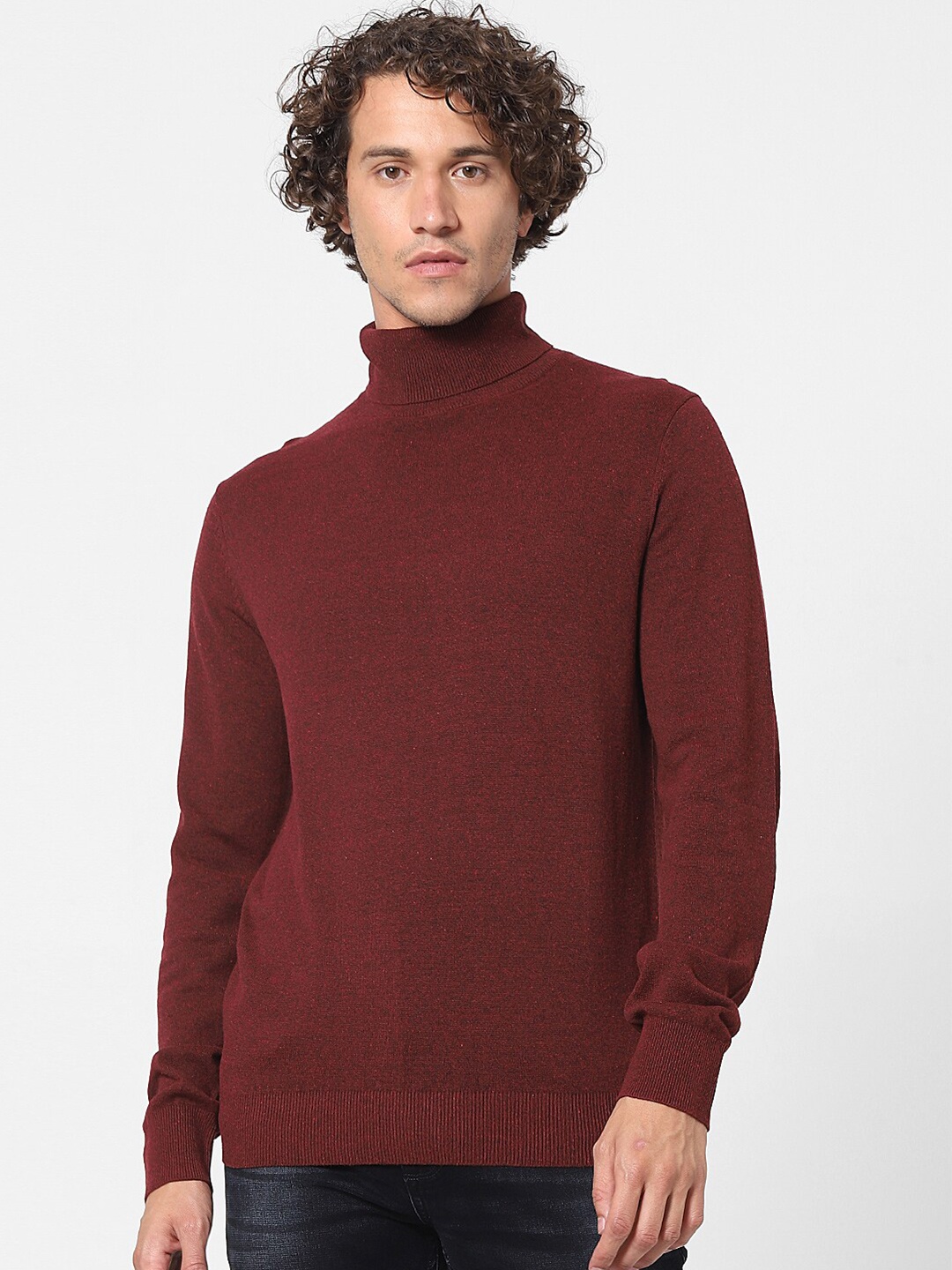 

Celio Men Burgundy Solid