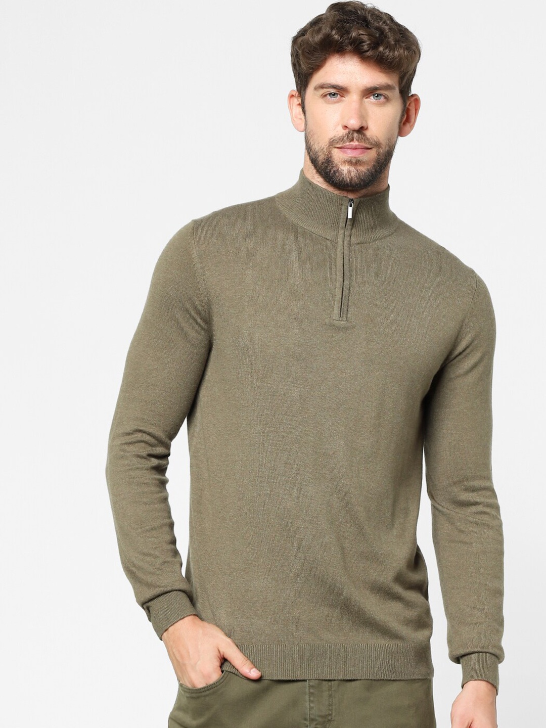 

Celio Men Burgundy Solid, Olive