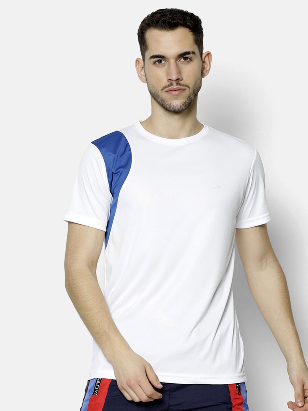 

V2 Value & Variety Men White Cotton T-shirt