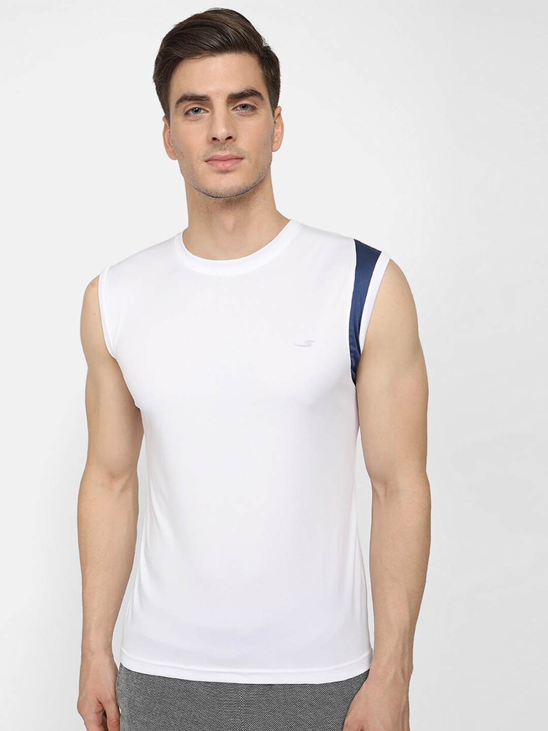 

V2 Value & Variety Men White T-shirt