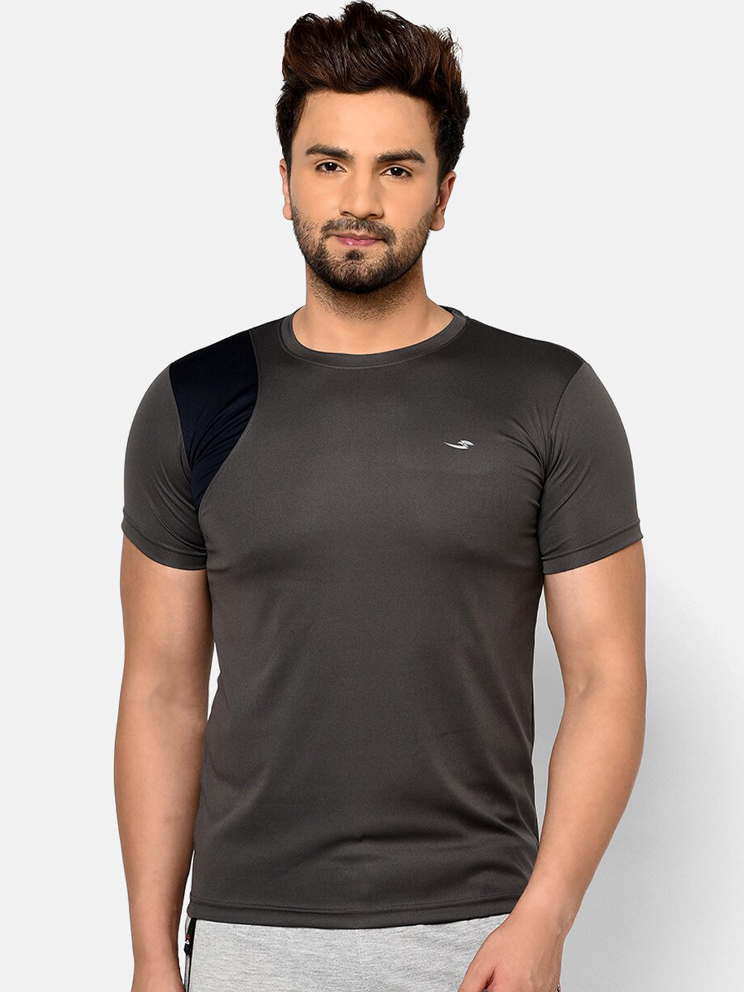 

V2 Value & Variety Men Grey T-shirt