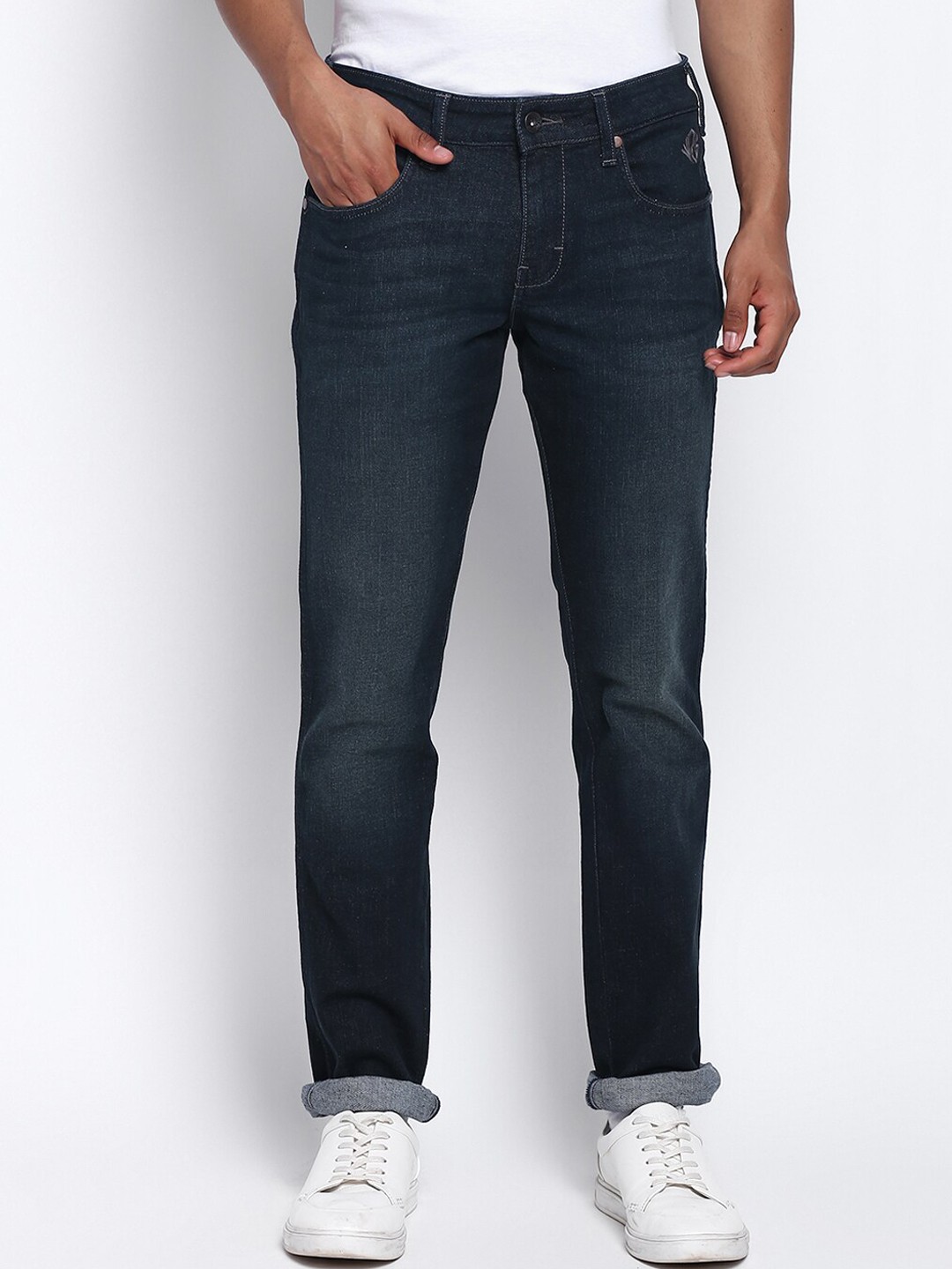 

Wrangler Men Blue Low-Rise Light Fade Jeans