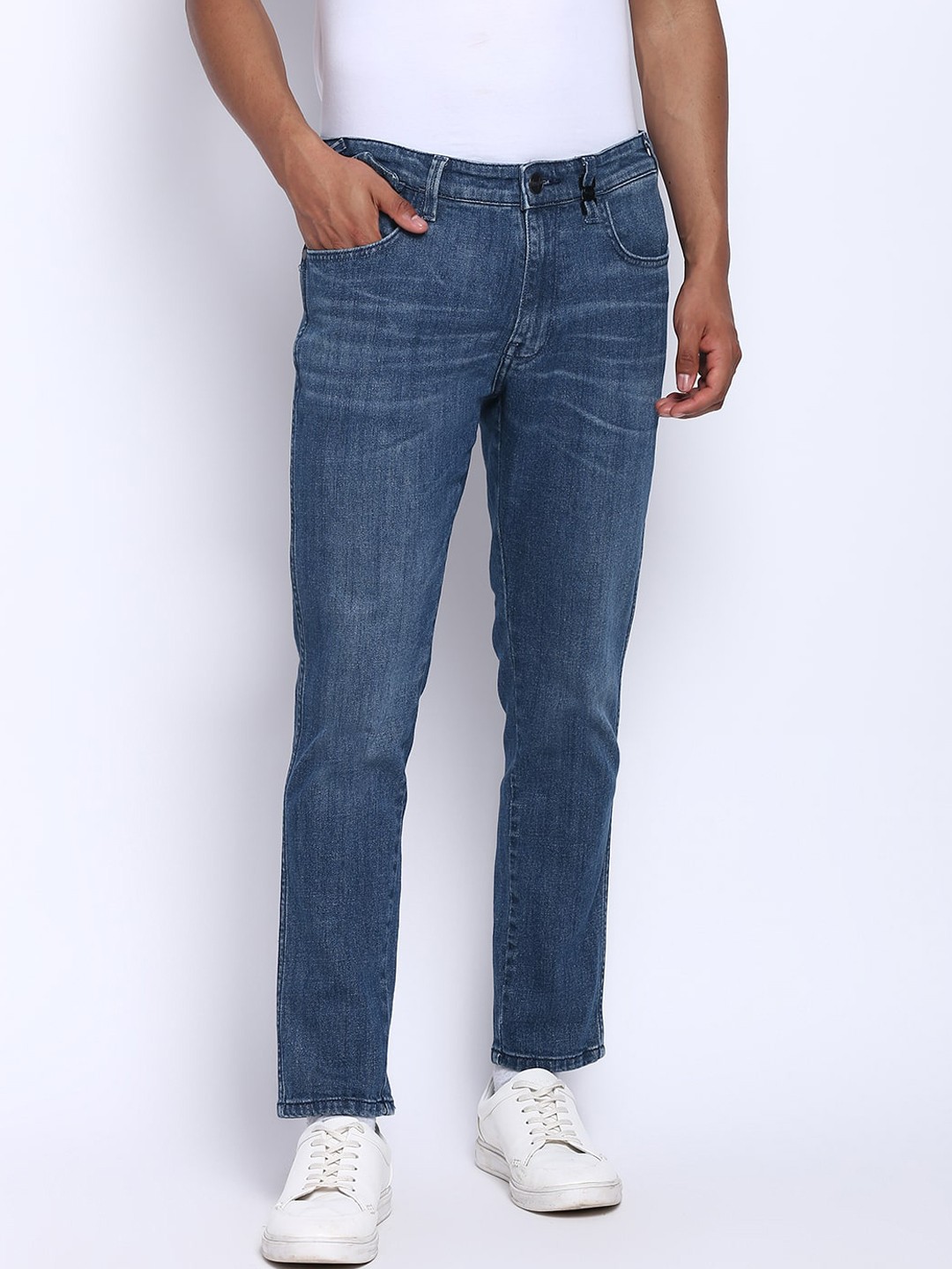

Wrangler Men Blue Slim Fit Light Fade Jeans