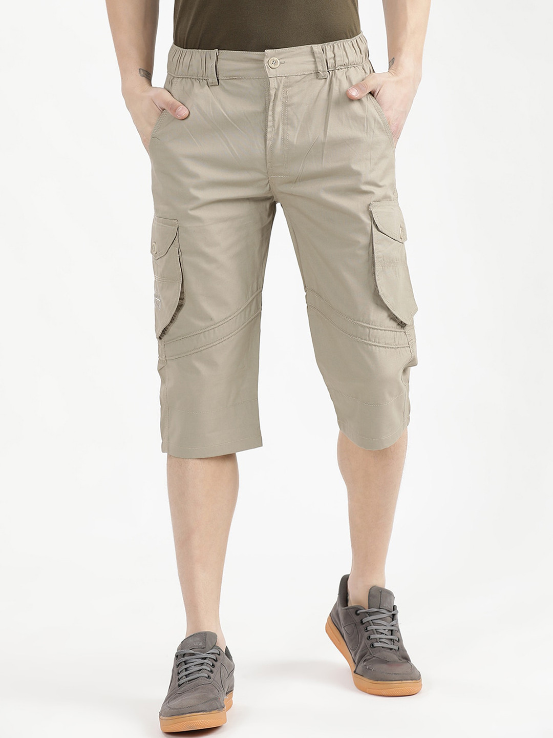

V2 Value & Variety Men Beige Mid-Rise Cargo Shorts