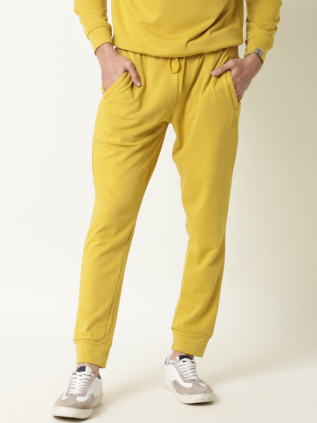 

RARE RABBIT Men Arvon Slim Fit Cotton Joggers, Mustard