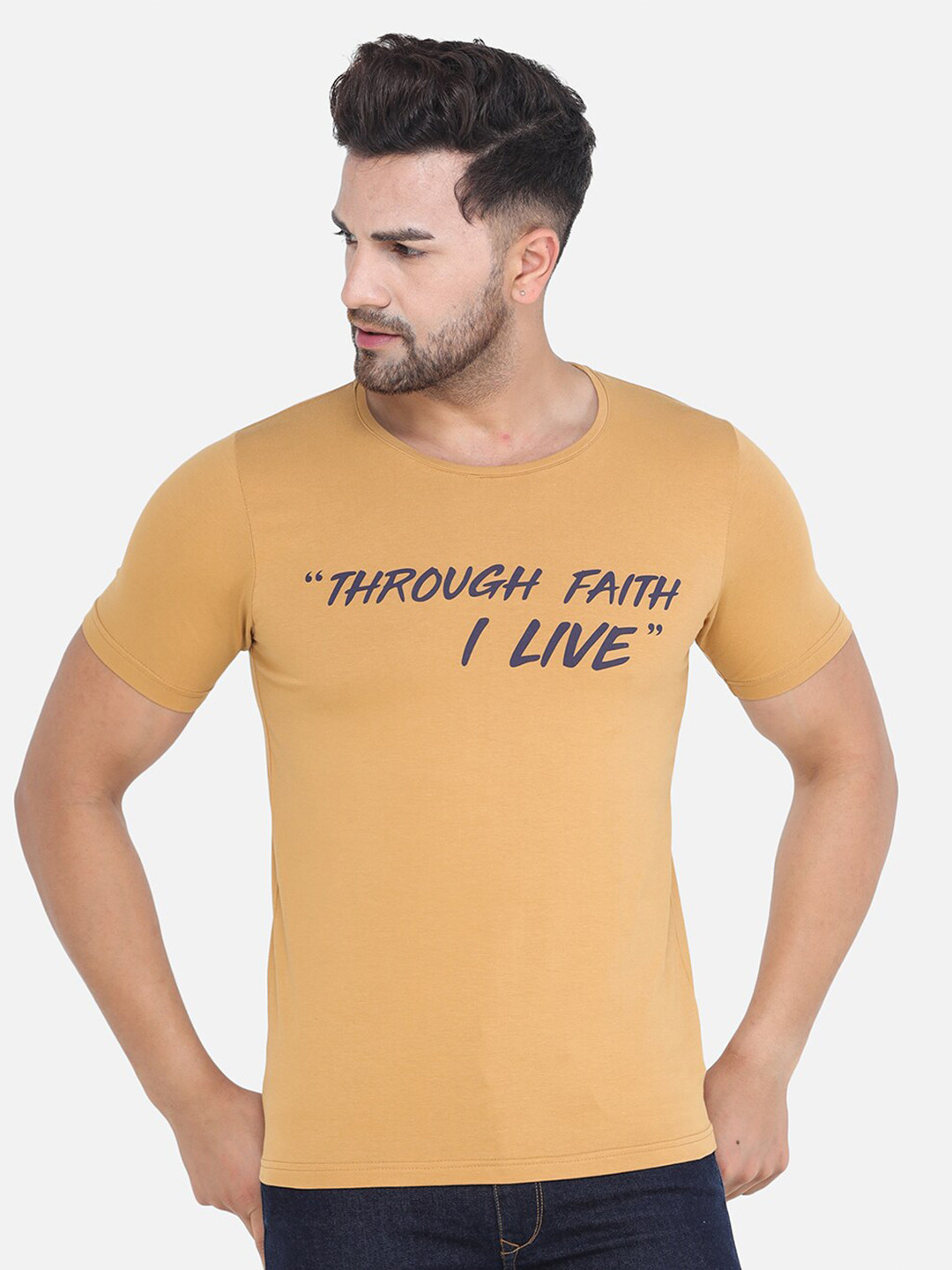 

COLVYNHARRIS JEANS Men Mustard Yellow Typography Printed Slim Fit T-shirt