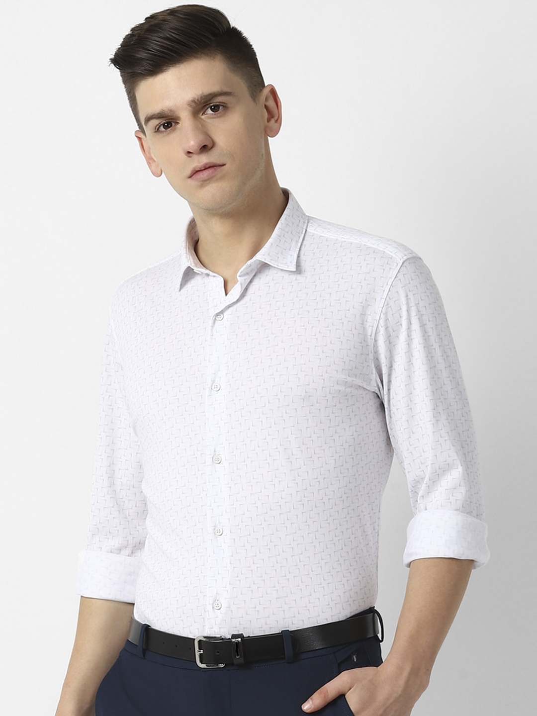 

Louis Philippe Sport Men White Slim Fit Geometric Printed Casual Shirt