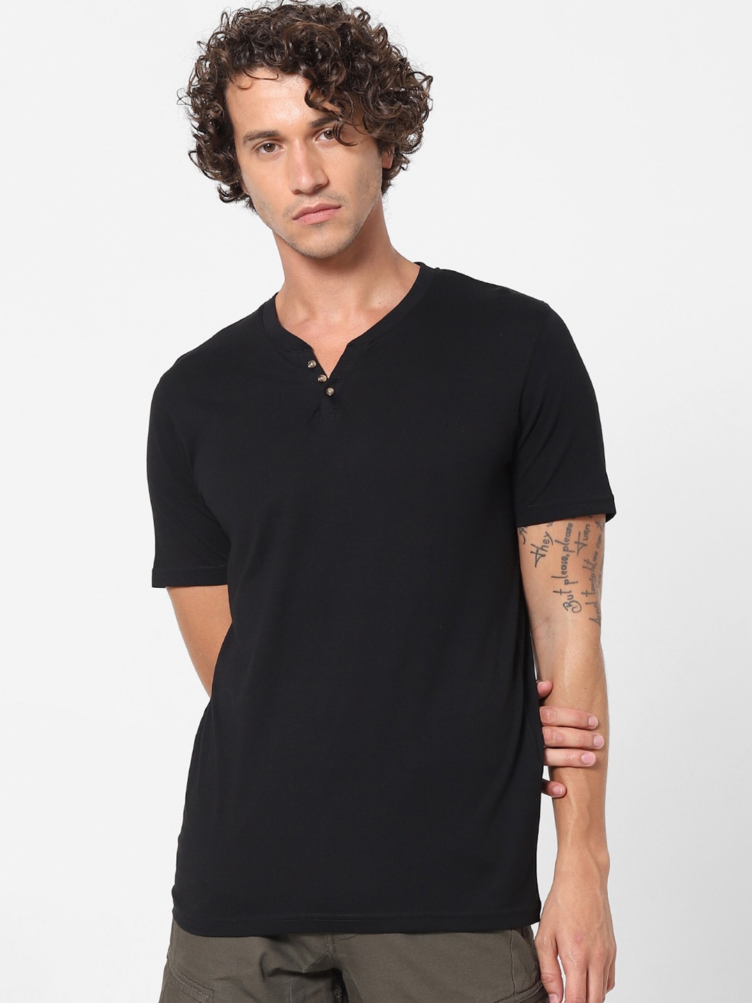 

Celio Men Black Henley Neck Pure Cotton T-shirt