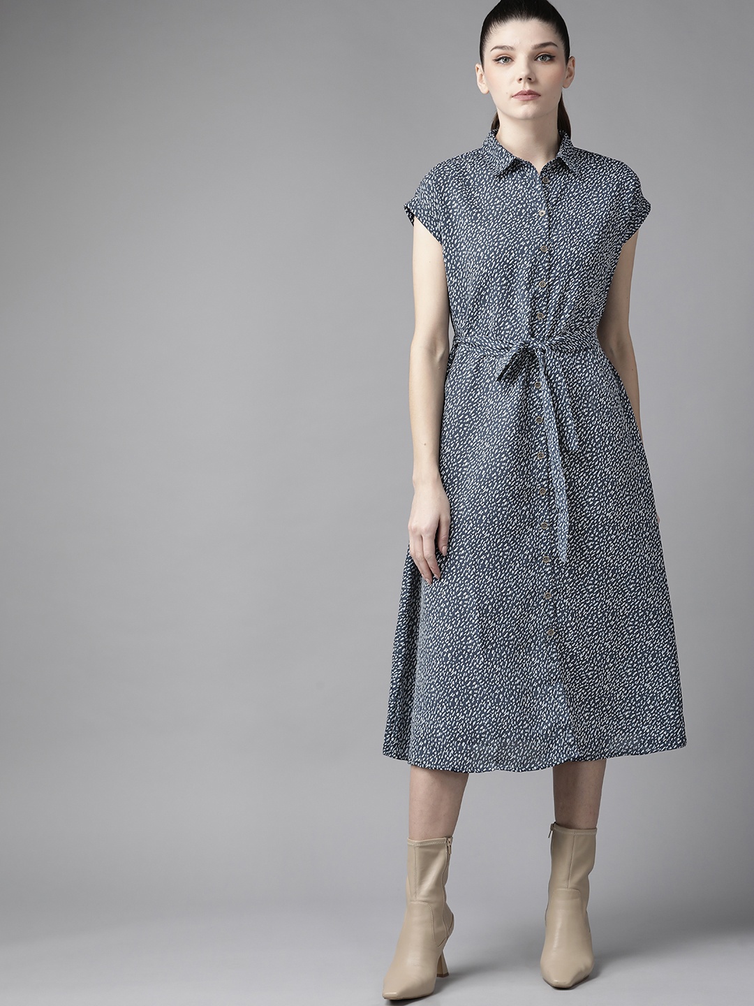 

Roadster Women Navy Blue & White Abstract Printed A-Line Midi Dress With A Belt