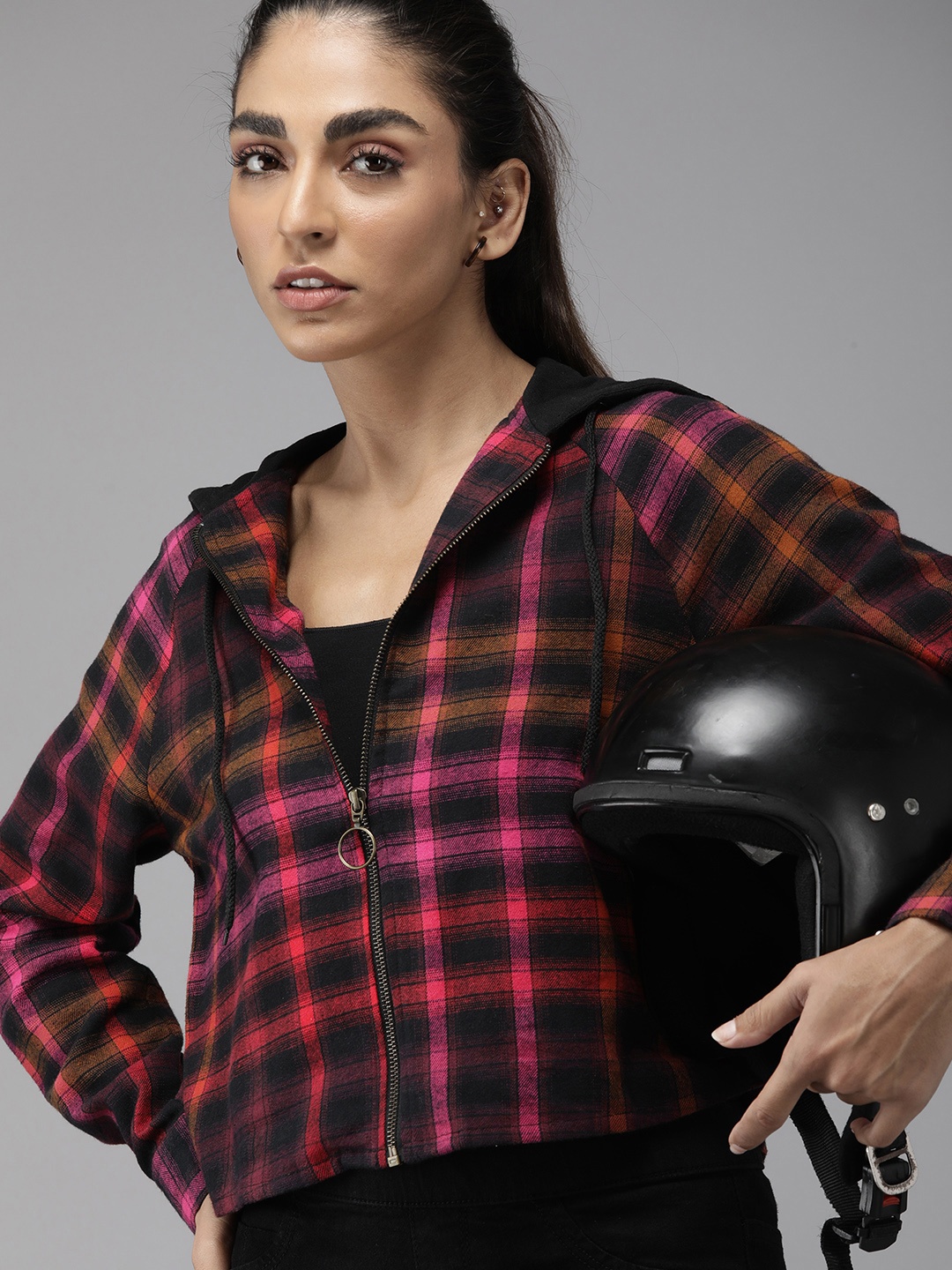 

The Roadster Lifestyle Co Women Black & Pink Checked Pure Cotton Casual Shirt