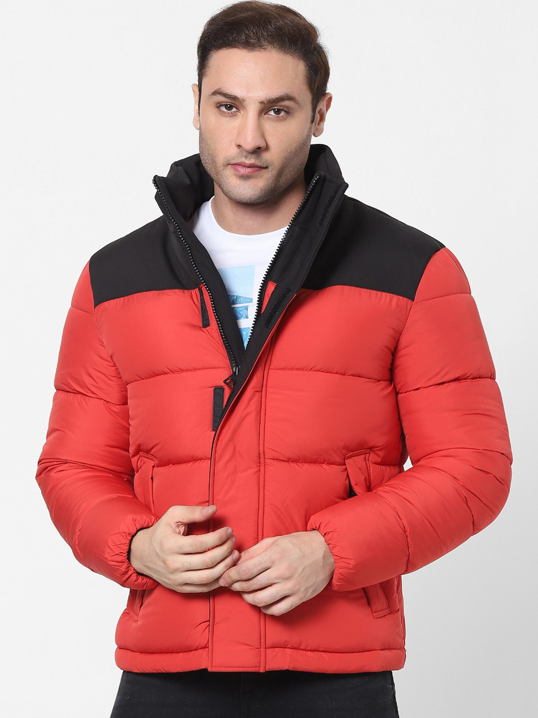 

Celio Men Red & Black Colourblocked Puffer Jacket