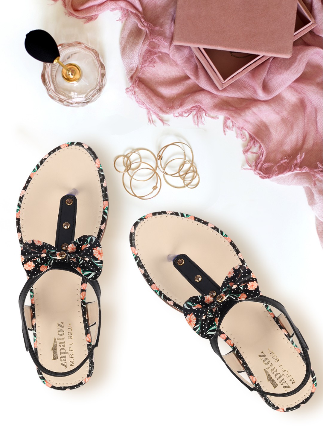 

ZAPATOZ Women Black Floral & Polka Printed T-Strap Flats
