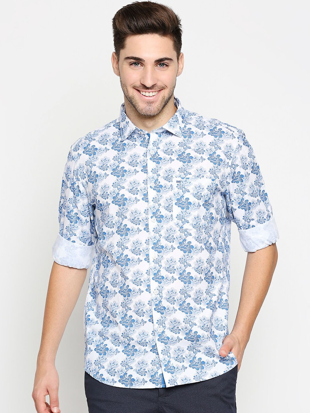 

Basics Men Blue & White Pure Cotton Slim Fit Floral Printed Casual Shirt