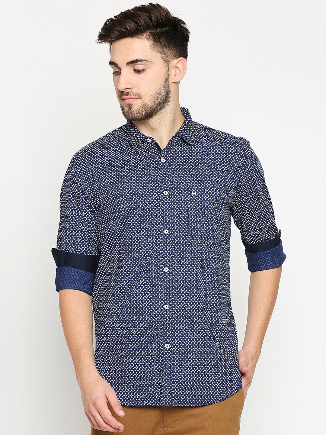 

Basics Men Navy Blue Slim Fit Printed Pure Cotton Casual Shirt