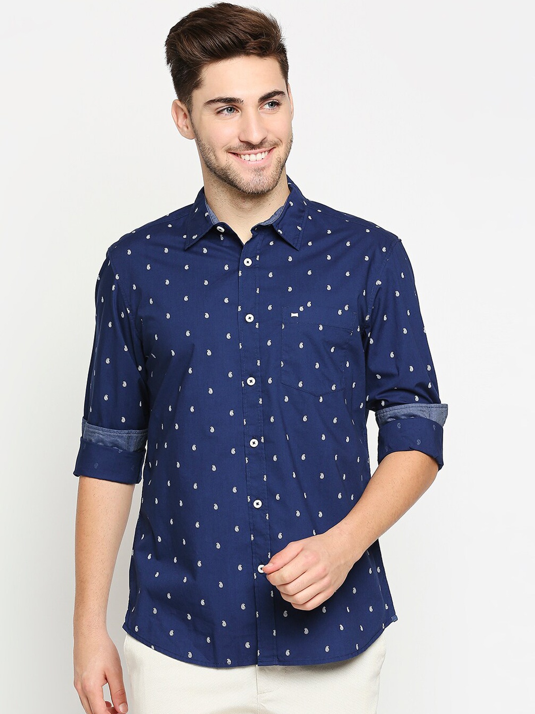 

Basics Men Navy Blue Slim Fit Printed Pure Cotton Casual Shirt