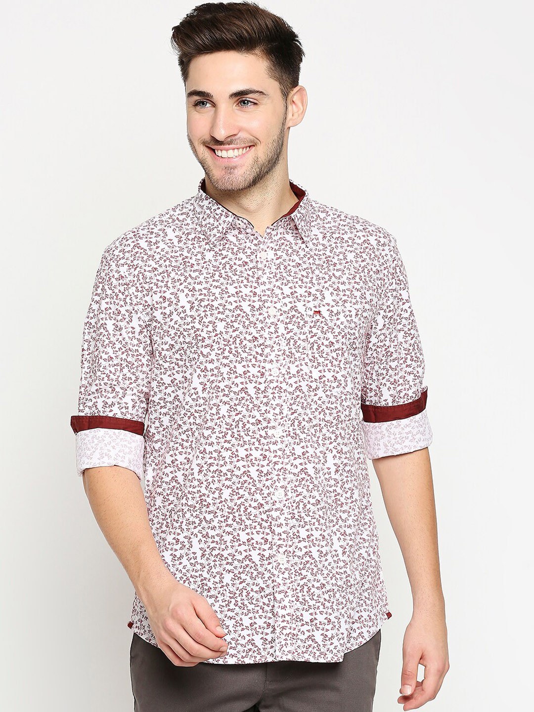 

Basics Men Red Slim Fit Floral Printed Pure Cotton Casual Shirt