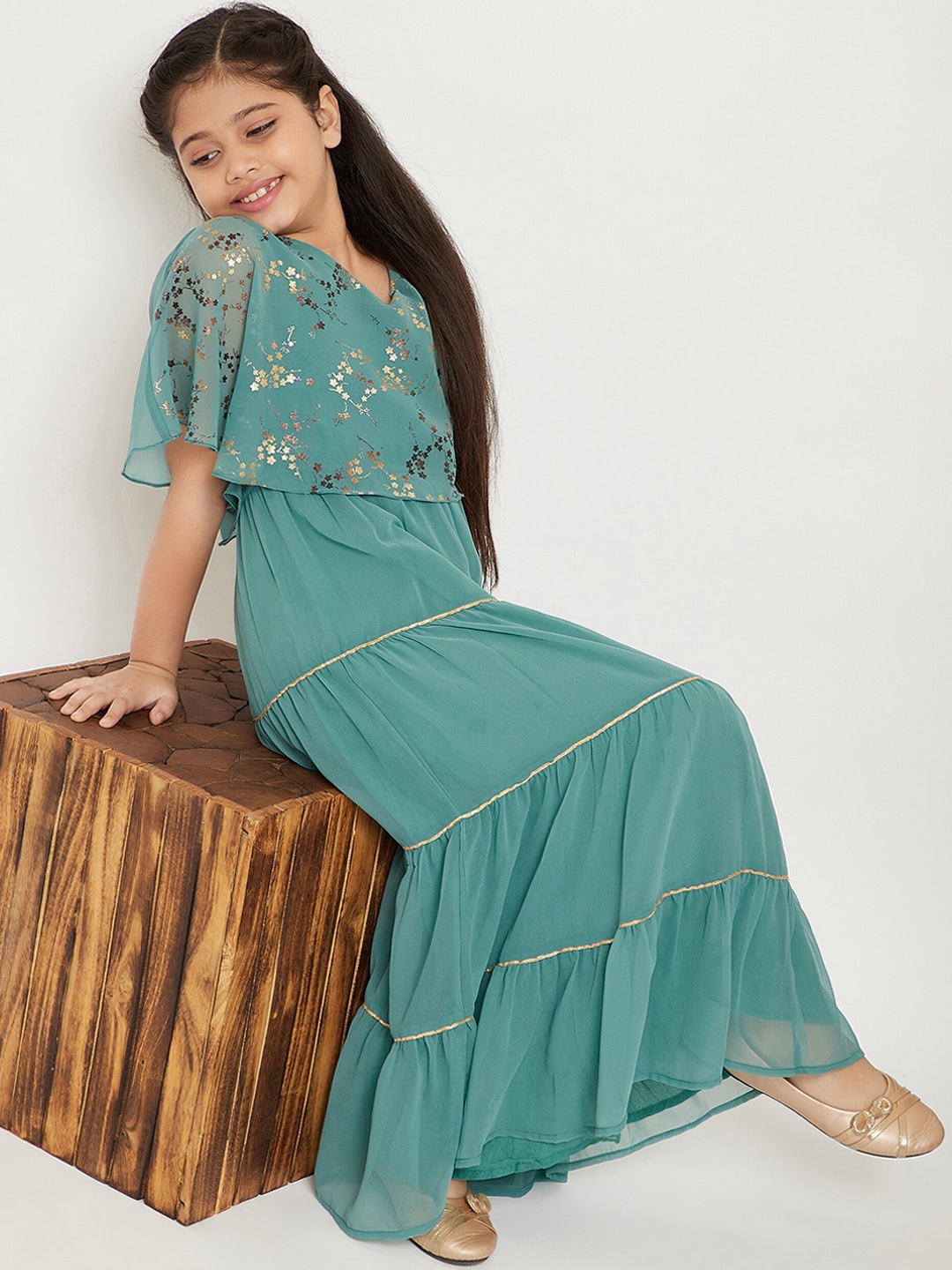 

Stylo Bug Blue Floral Foil Printed Georgette Maxi Dress