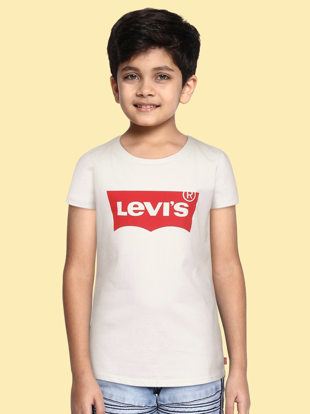 

Levis Girls White Brand Logo Printed Pure Cotton T-shirt