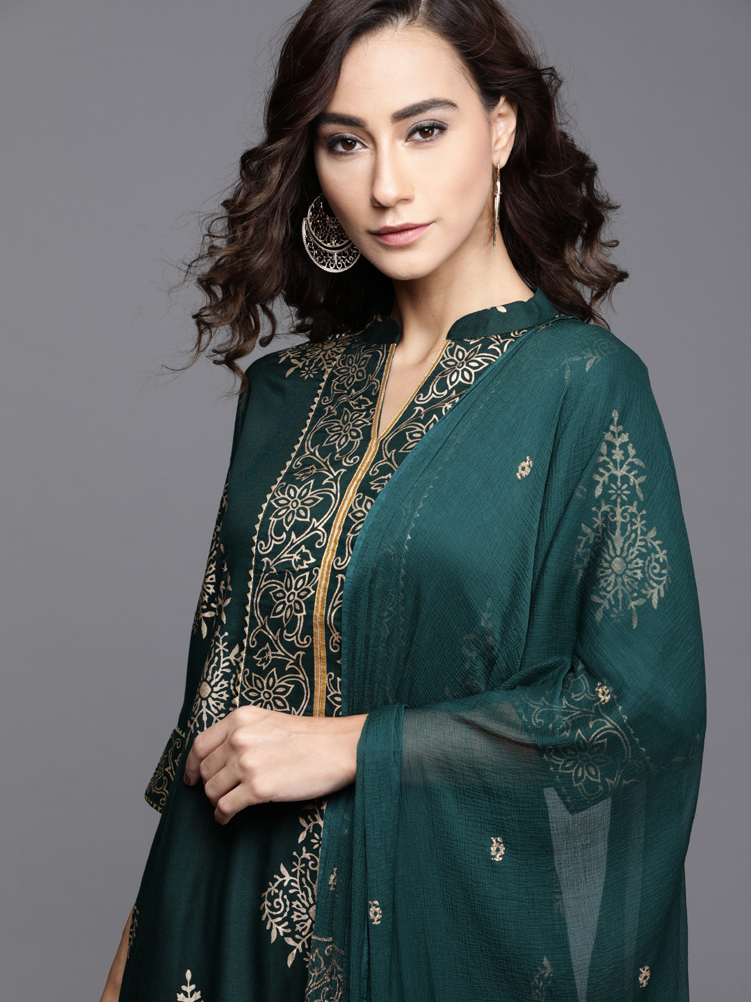 

Libas Women Green & Golden Ethnic Motifs Print Kurta with Trousers & Dupatta