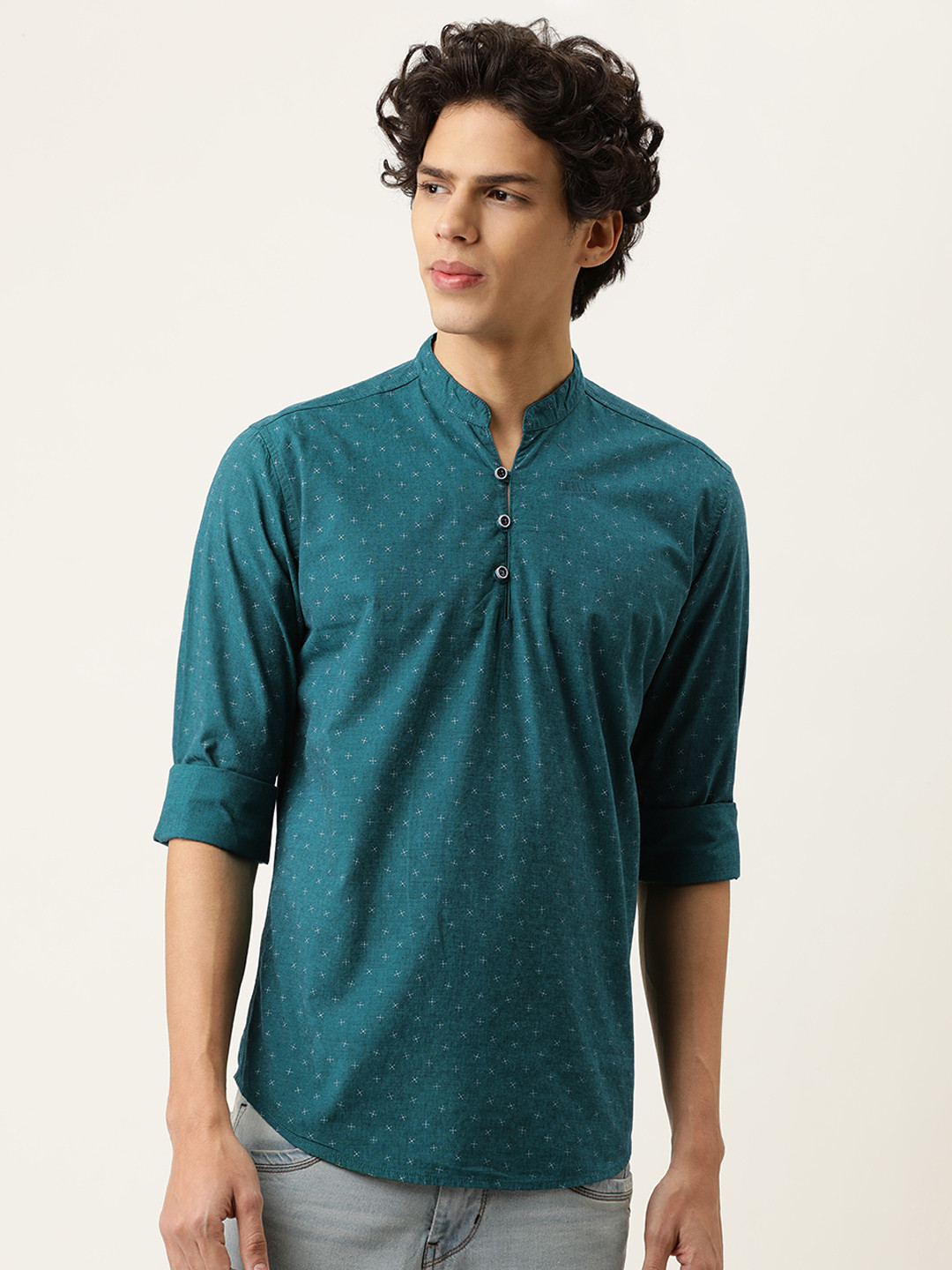 

IVOC Men Teal Blue & White Slim Fit Opaque Printed Casual Shirt