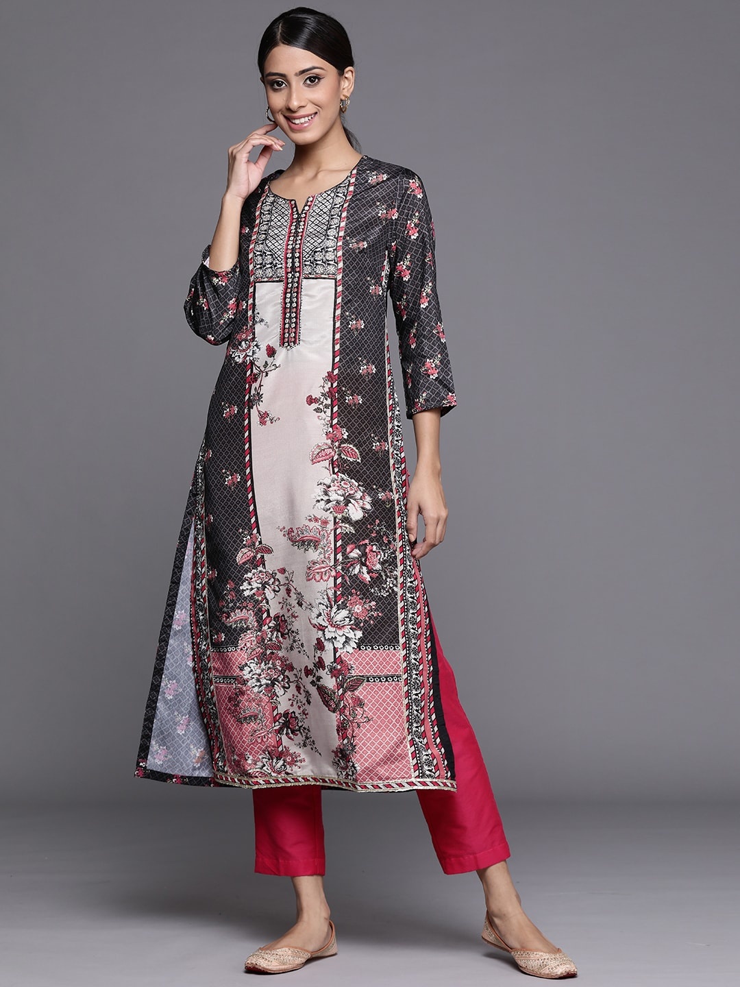 

Biba Women Black & Red Ethnic Motifs Printed Kurta