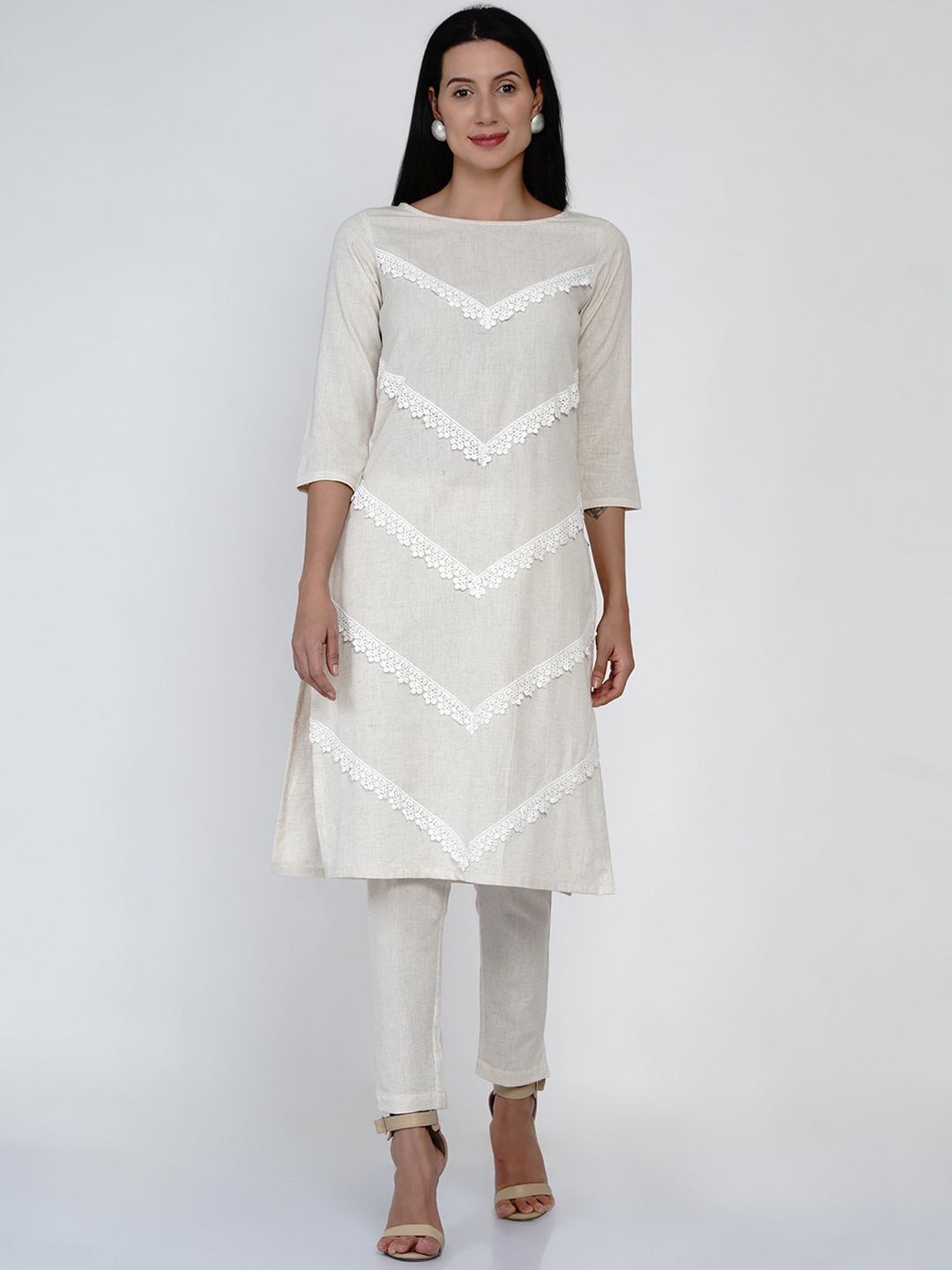 

FABNEST Women Off White Floral Thread Work Pure Cotton Kurta with Trousers