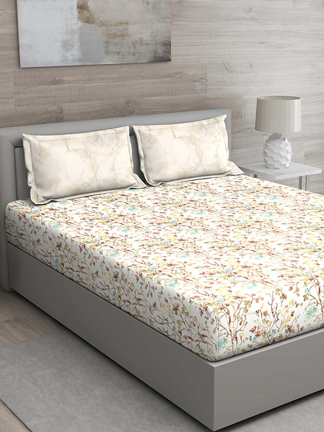 

GM White & Coffee Brown Floral 144 TC King Bedsheet with 2 Pillow Covers