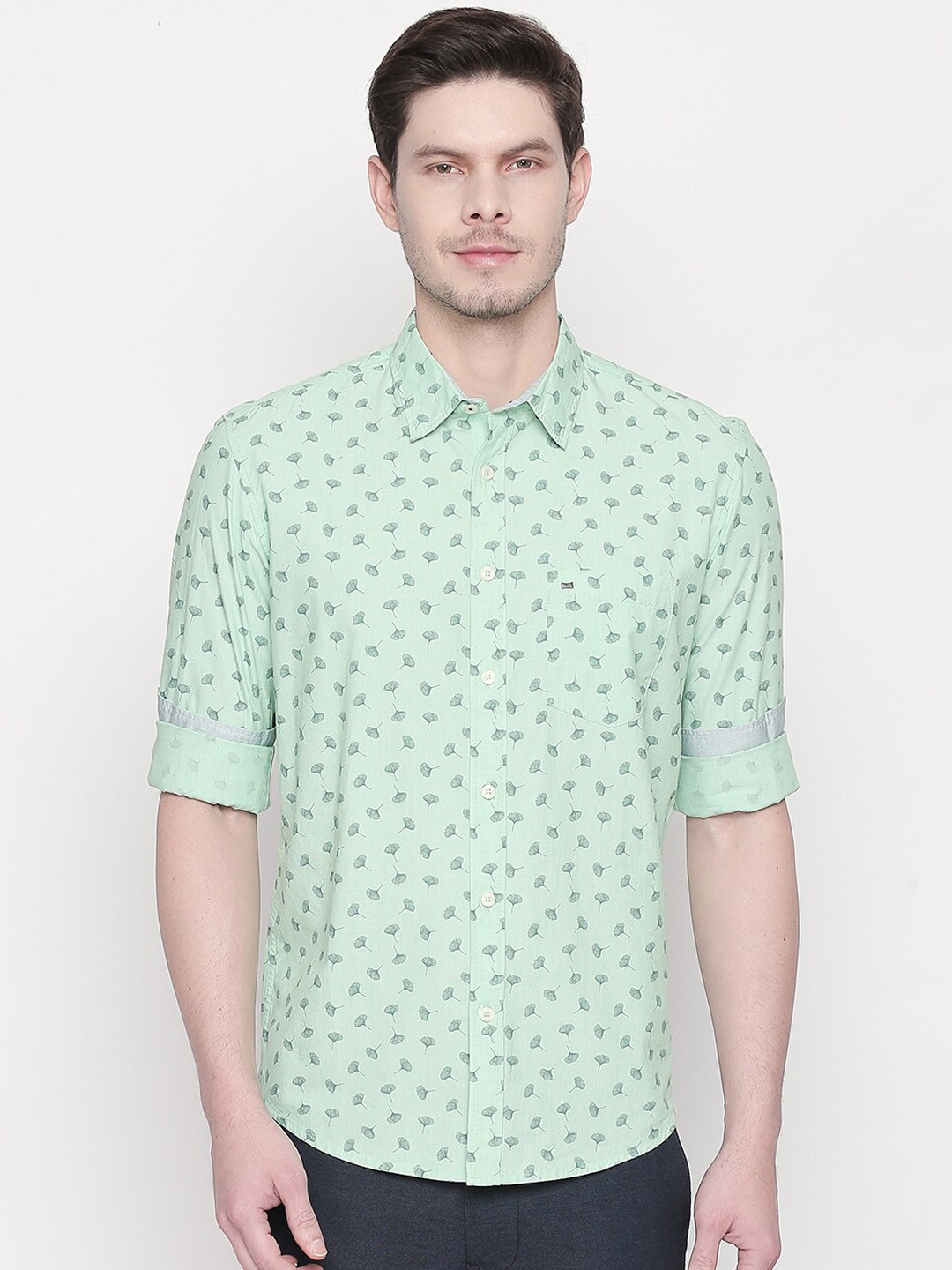 

Basics Men Green Slim Fit Printed Casual Shirt