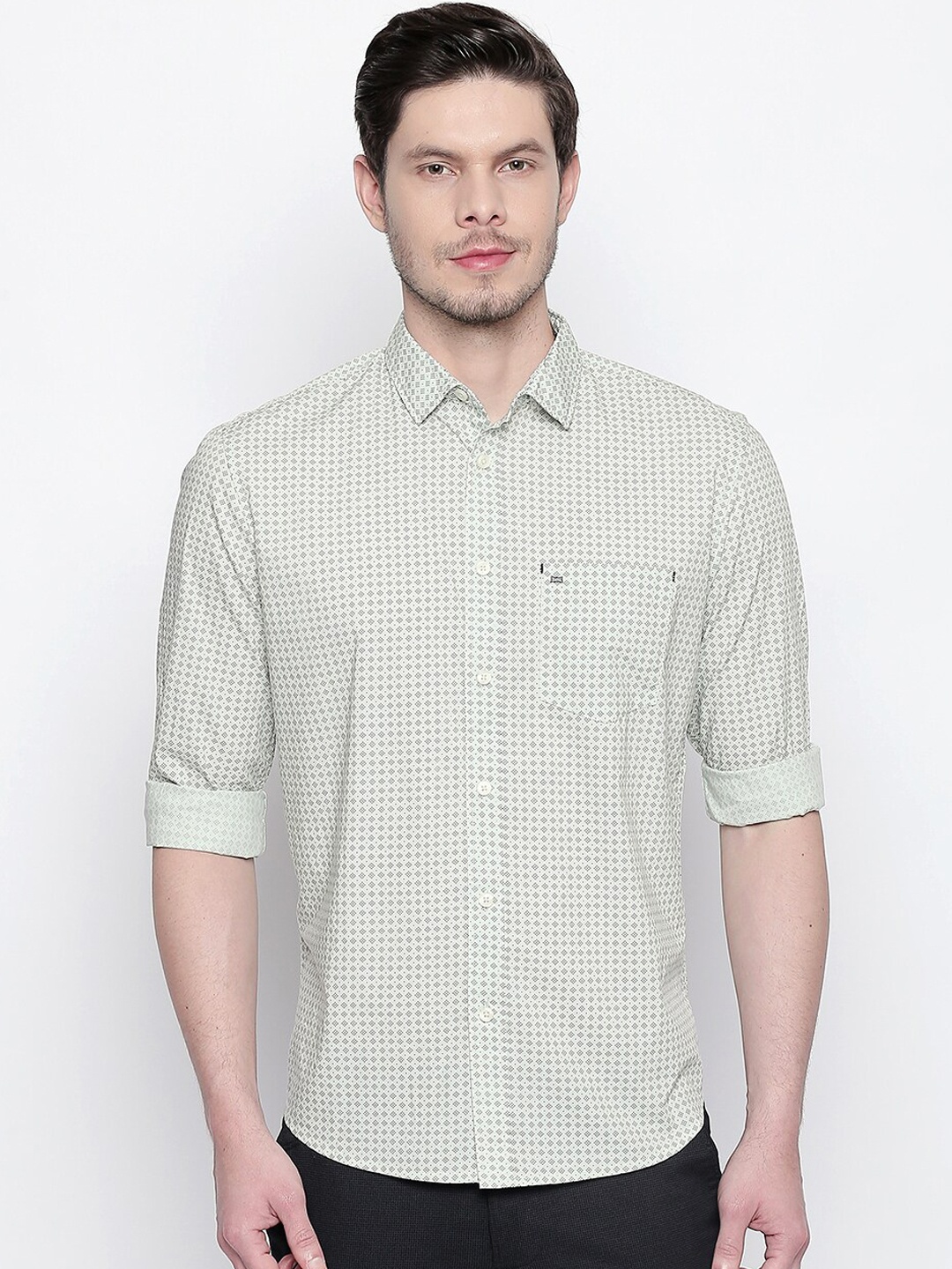 

Basics Men Green Slim Fit Printed Casual Shirt