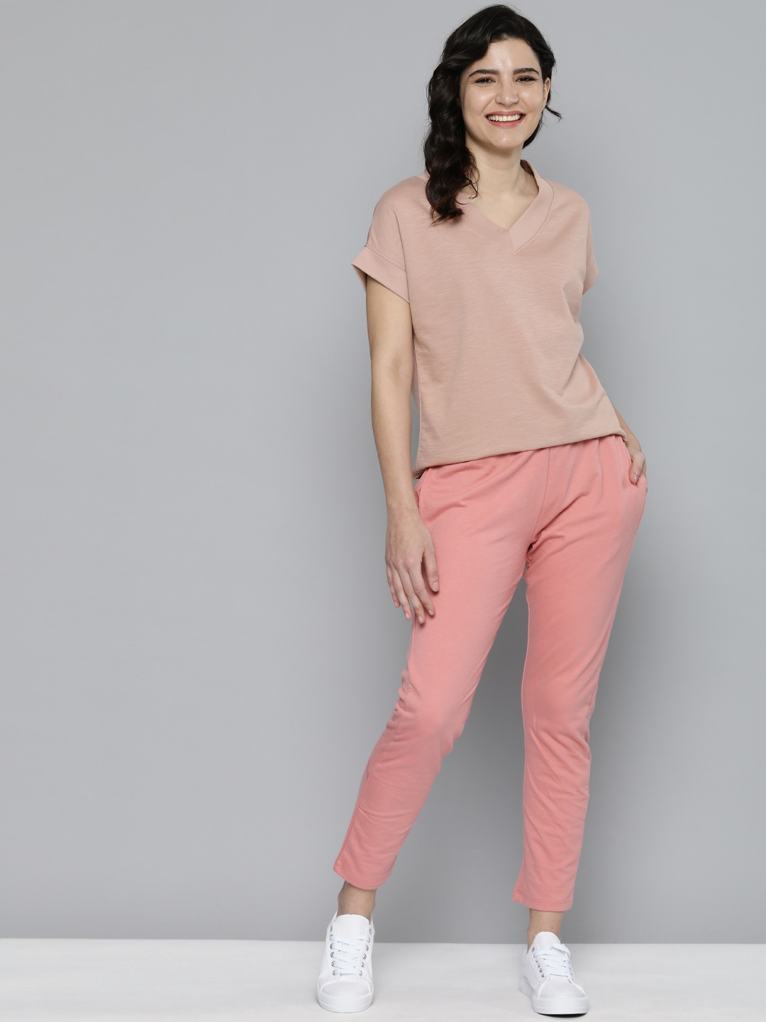 

M&H Easy Women Rose Solid V-Neck T-shirt