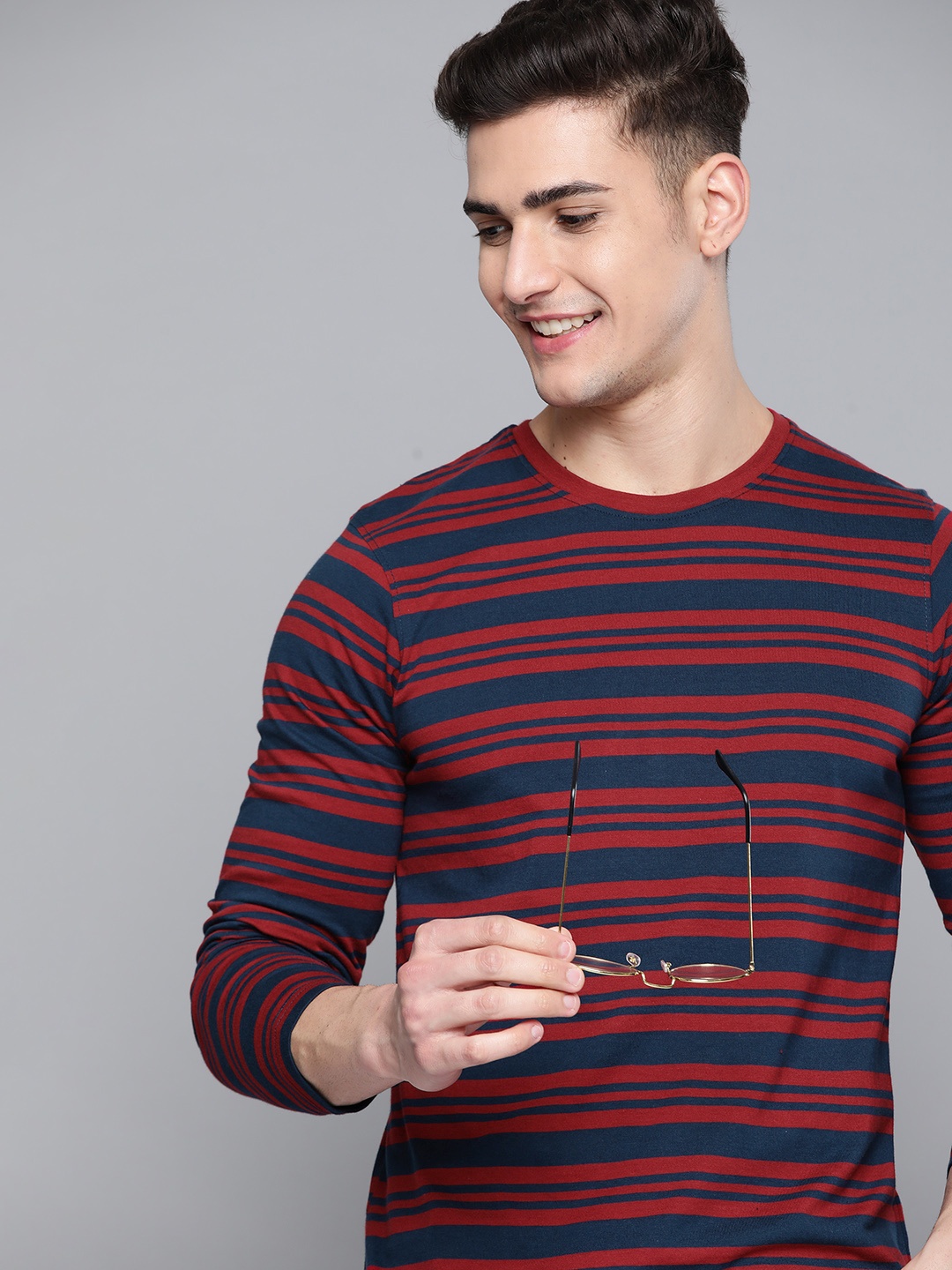 

Mast & Harbour Men Maroon & Navy Blue Striped Pure Cotton T-shirt