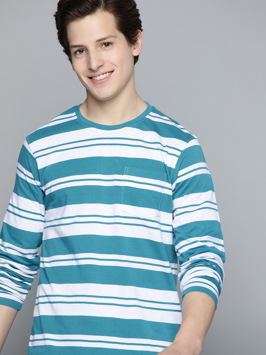 

Mast & Harbour Men Blue & White Striped Pure Cotton T-shirt