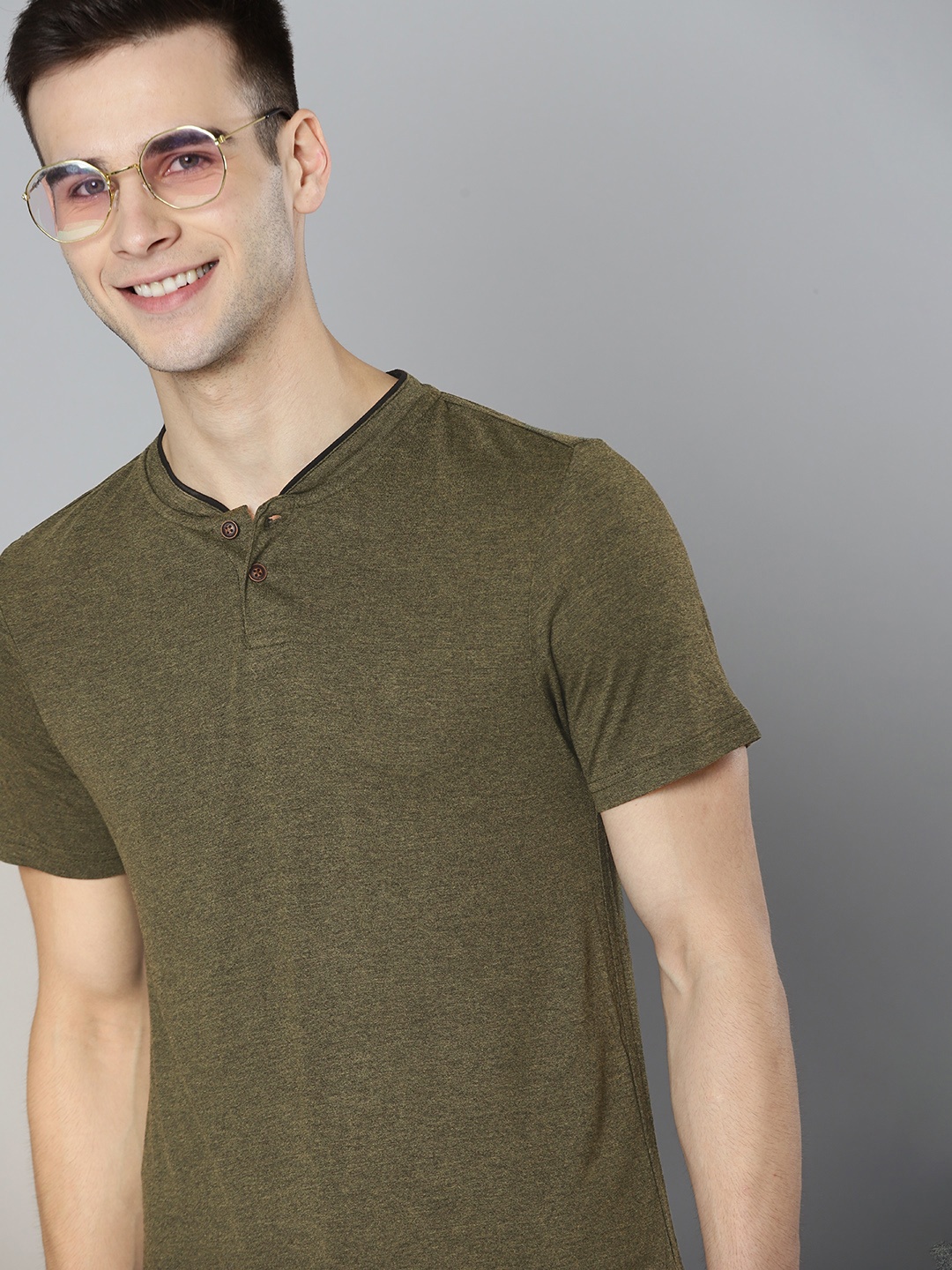 

Mast & Harbour Men Olive Green Solid Henley Neck T-shirt