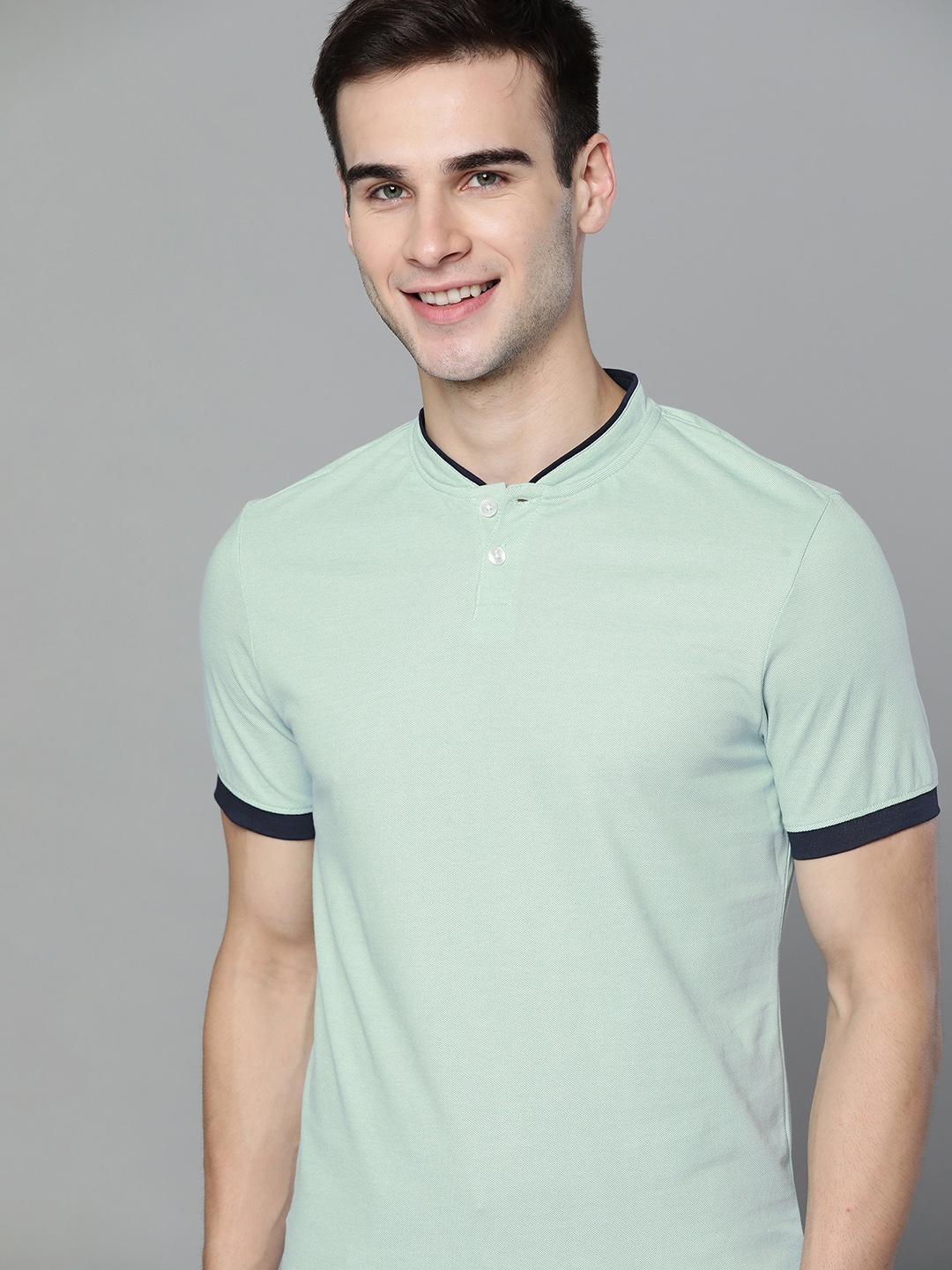 

Mast & Harbour Men Green Pure Cotton Solid Henley Neck T-shirt