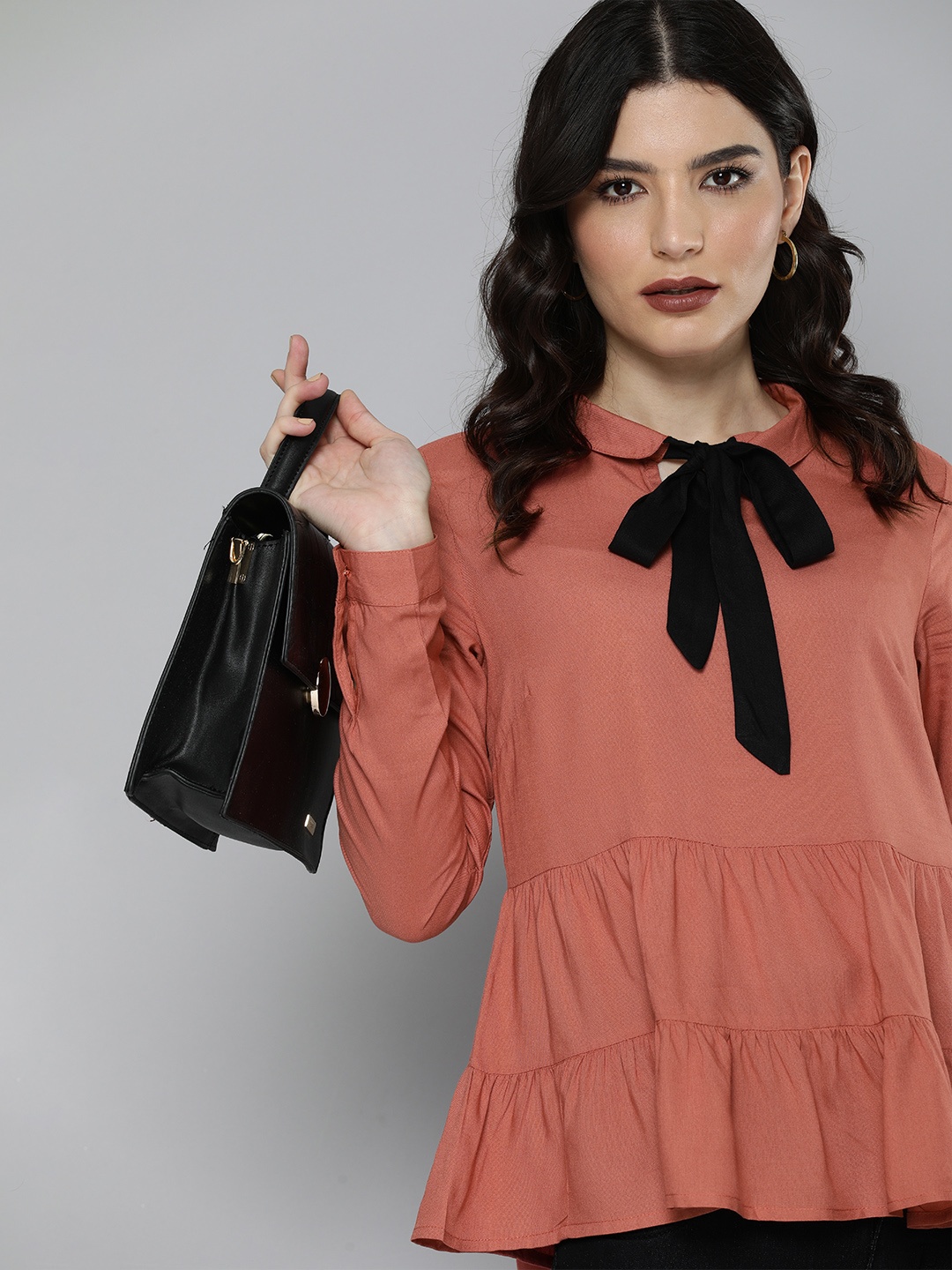 

Chemistry Women Rose Solid Tie-Up Neck Top