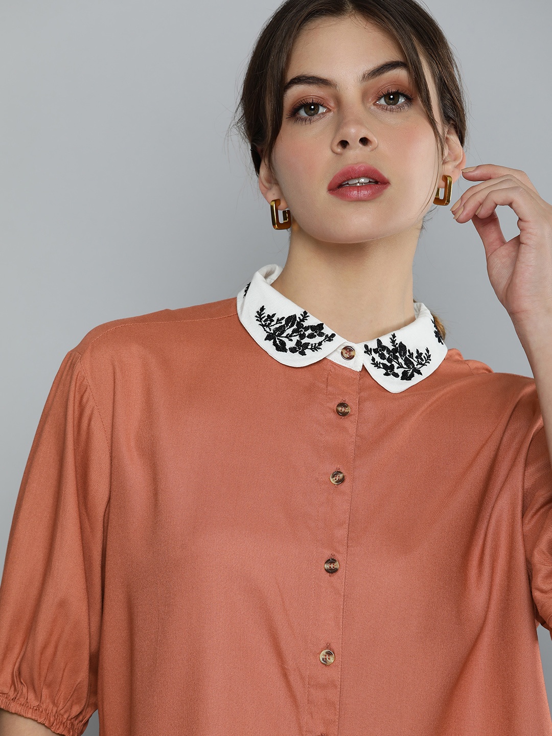 

Chemistry Women Rose Pink Solid Casual Shirt