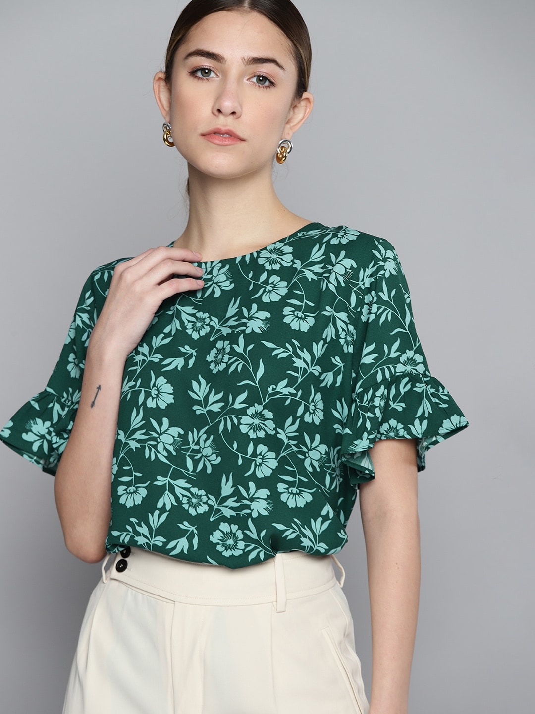 

Chemistry Green Floral Printed Boxy Top