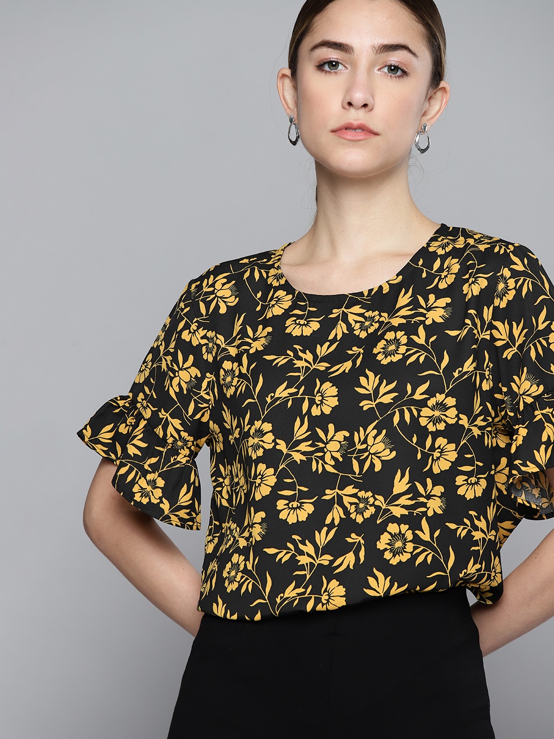 

Chemistry Black & Yellow Floral Print Boxy Top