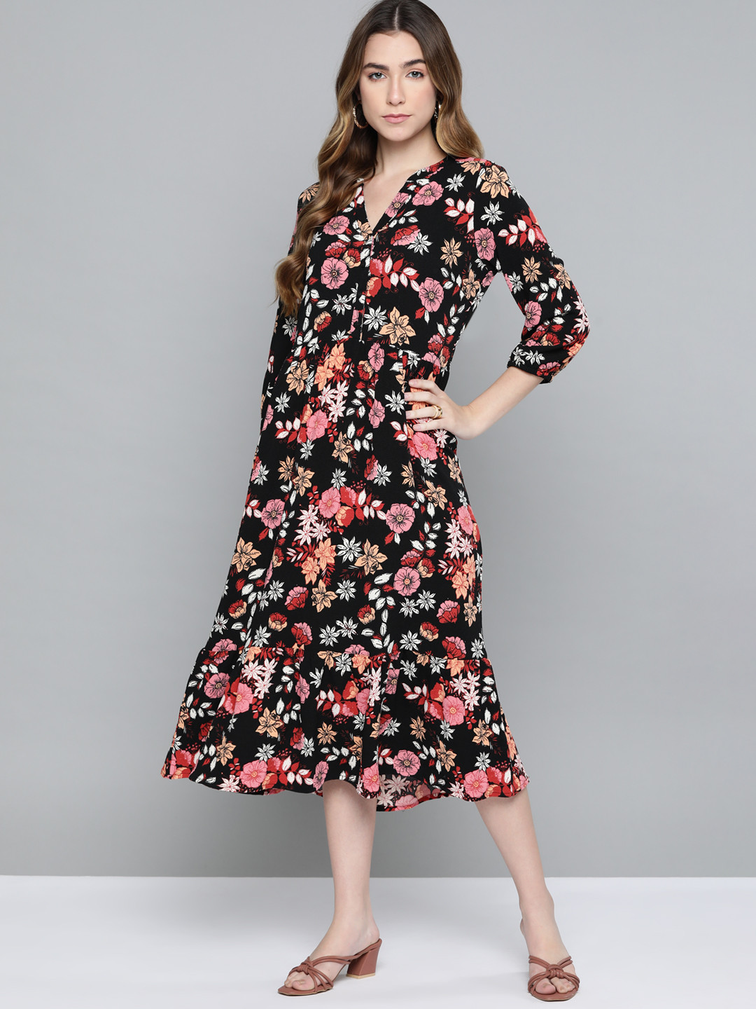 

Chemistry Women Black & Pink Textured Floral Print Tiered Dress